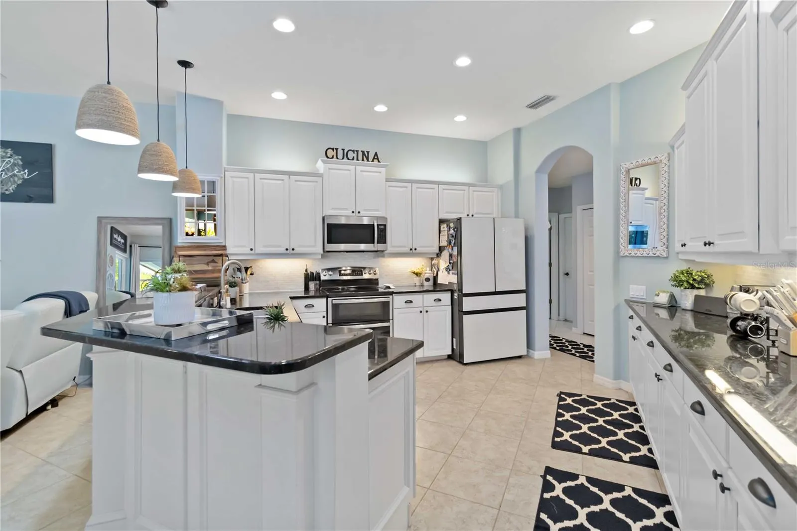 13136 PEREGRIN CIR