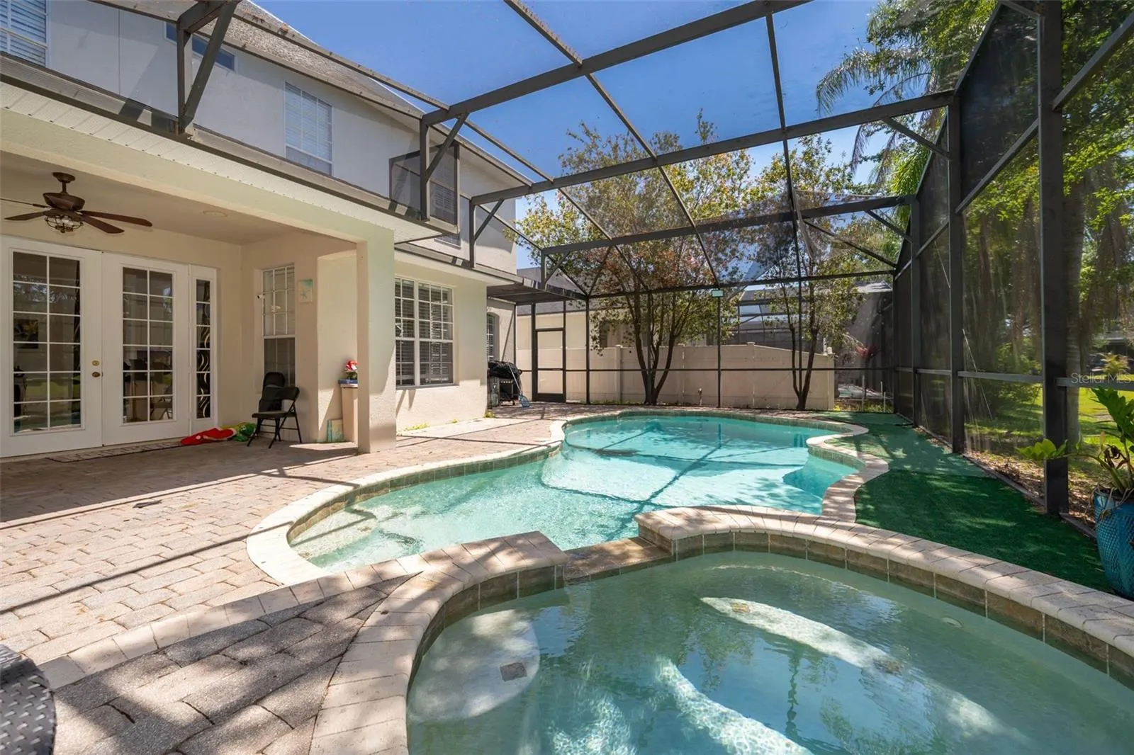 1938 CEDAR LAKE DR