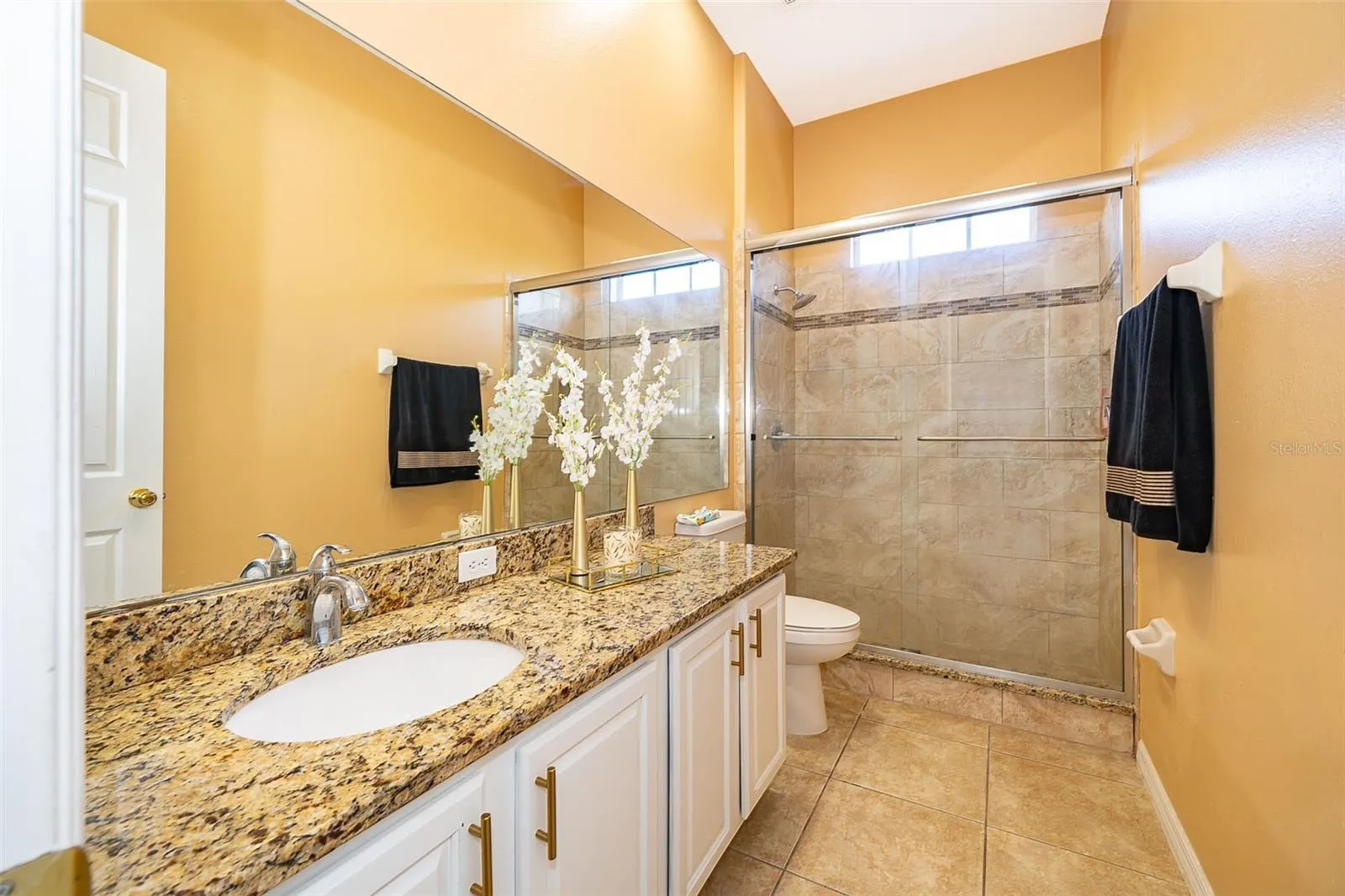 1938 CEDAR LAKE DR
