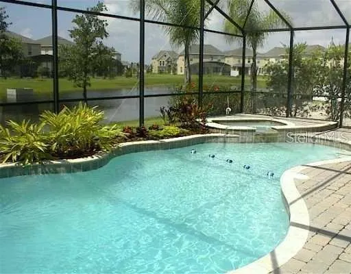 1938 CEDAR LAKE DR