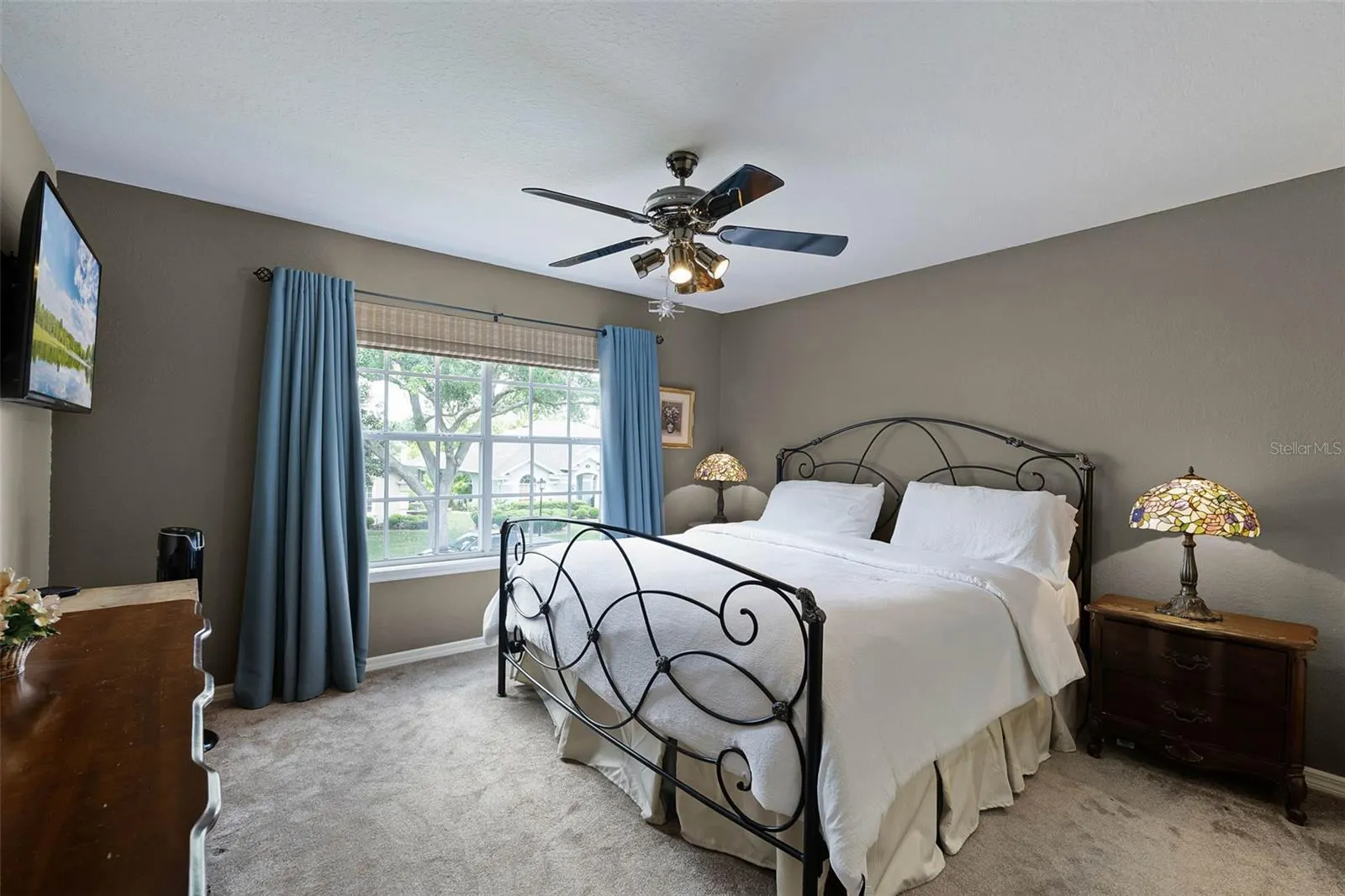 3033 ZAHARIAS DR
