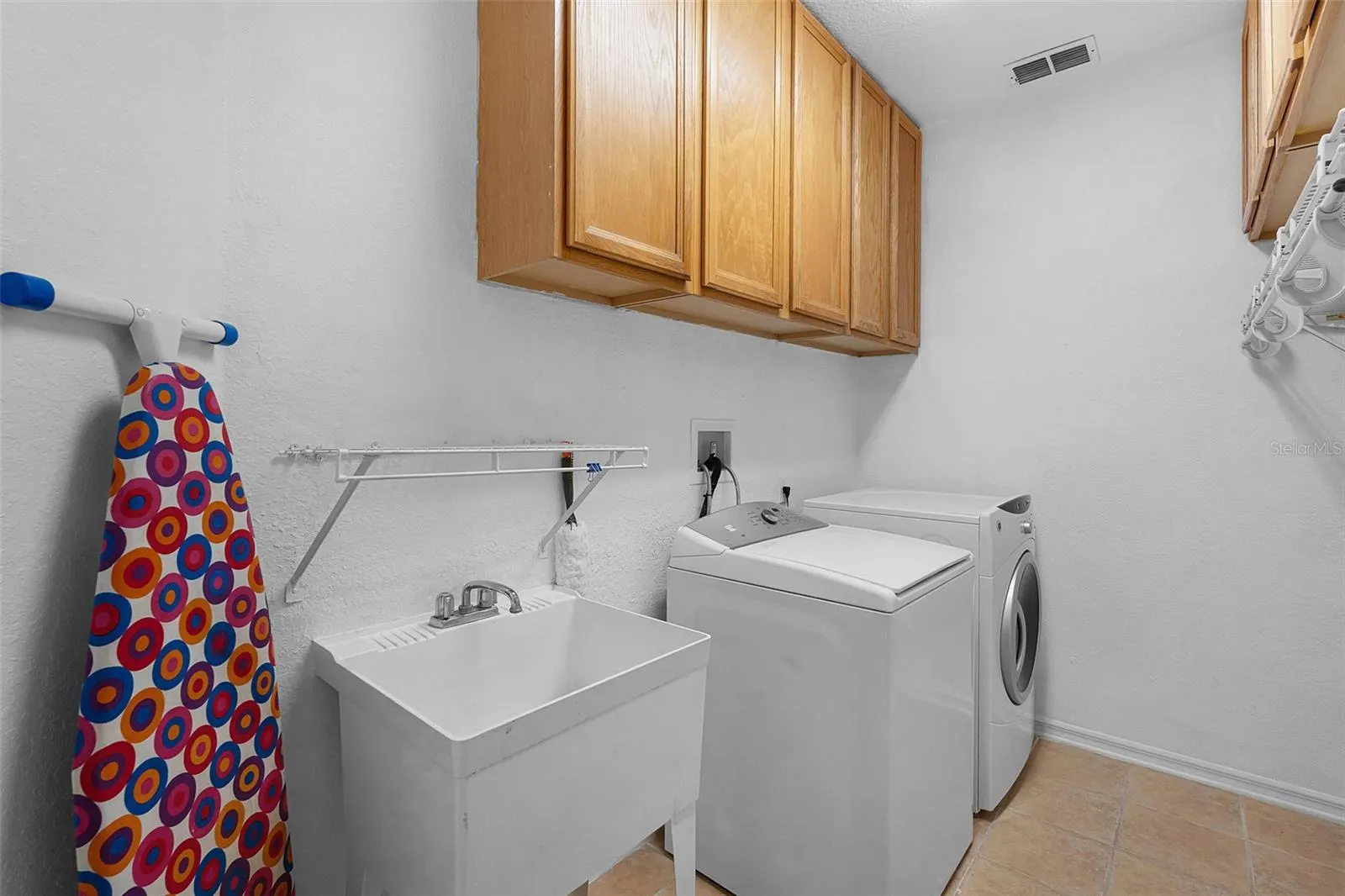 3033 ZAHARIAS DR