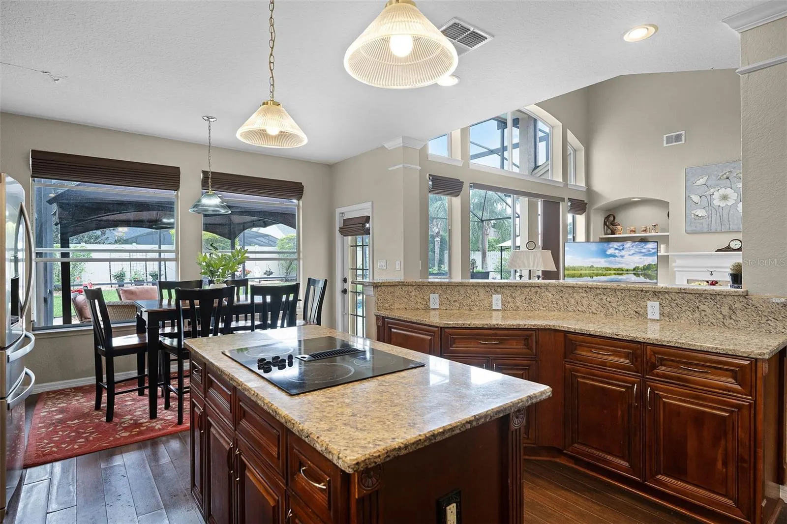 3033 ZAHARIAS DR