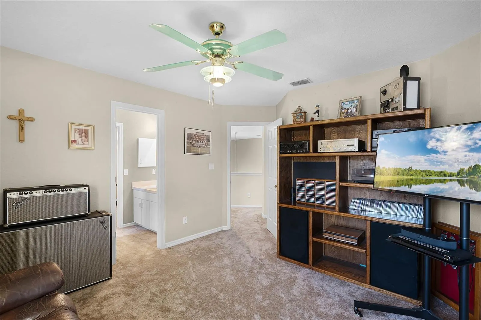 3033 ZAHARIAS DR