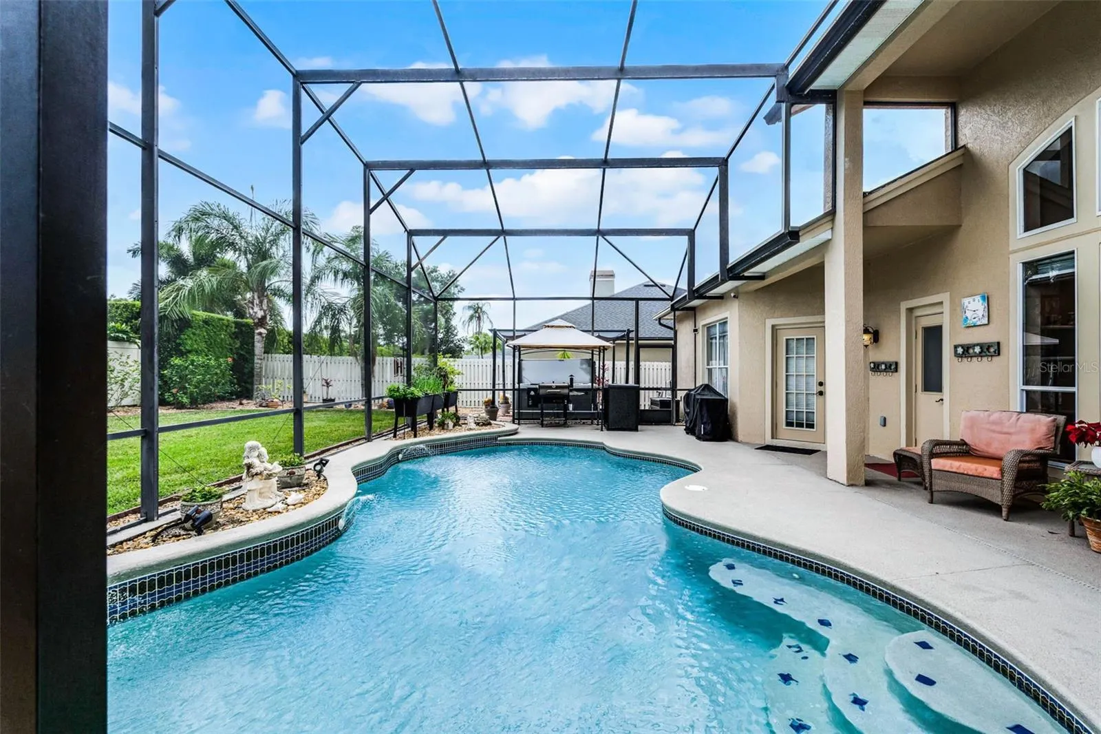 3033 ZAHARIAS DR