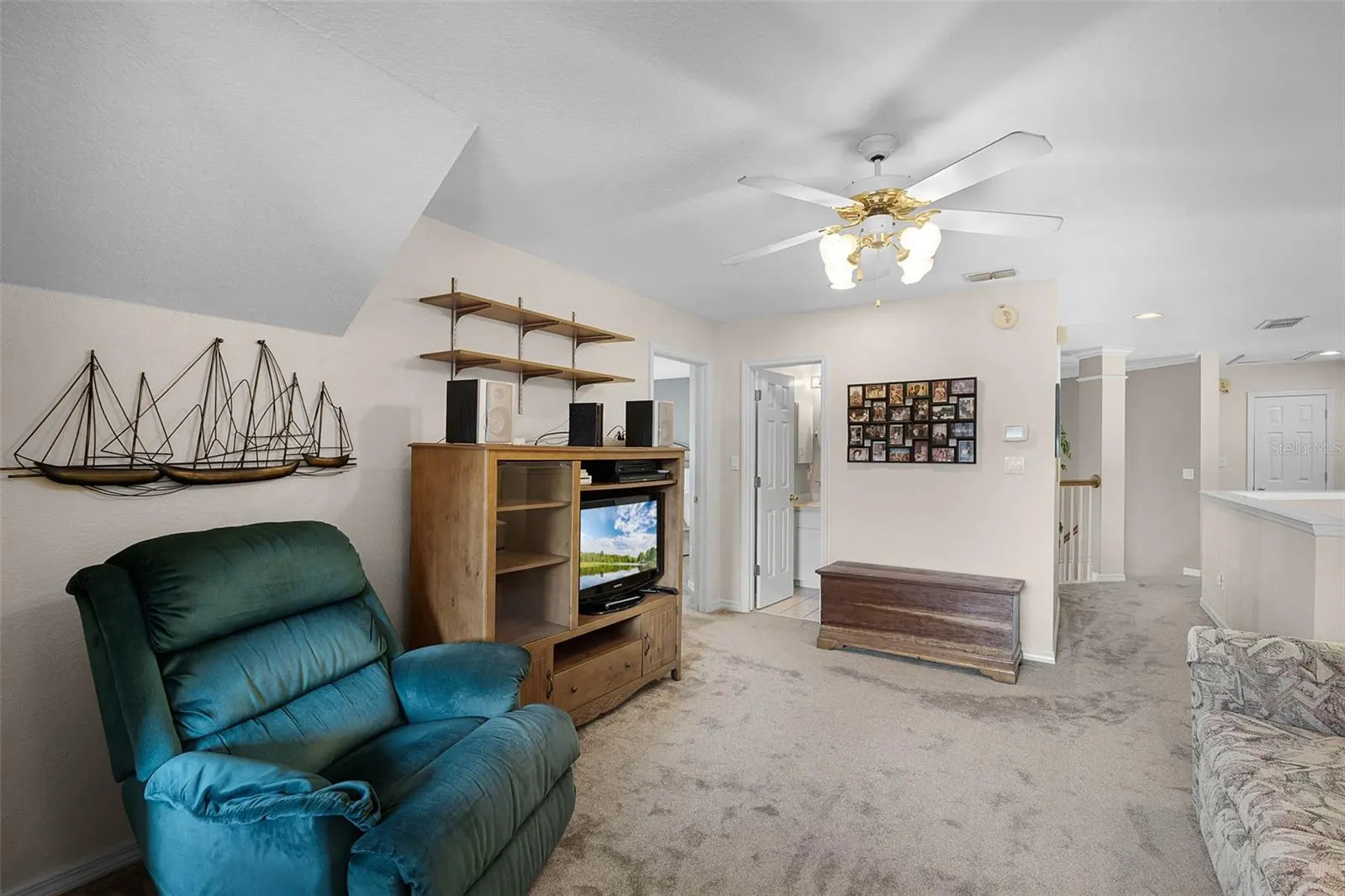 3033 ZAHARIAS DR