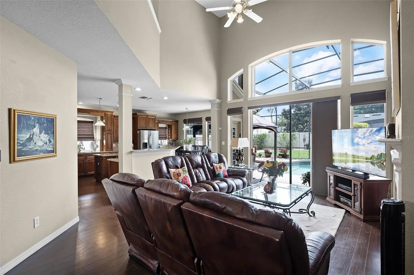 3033 ZAHARIAS DR