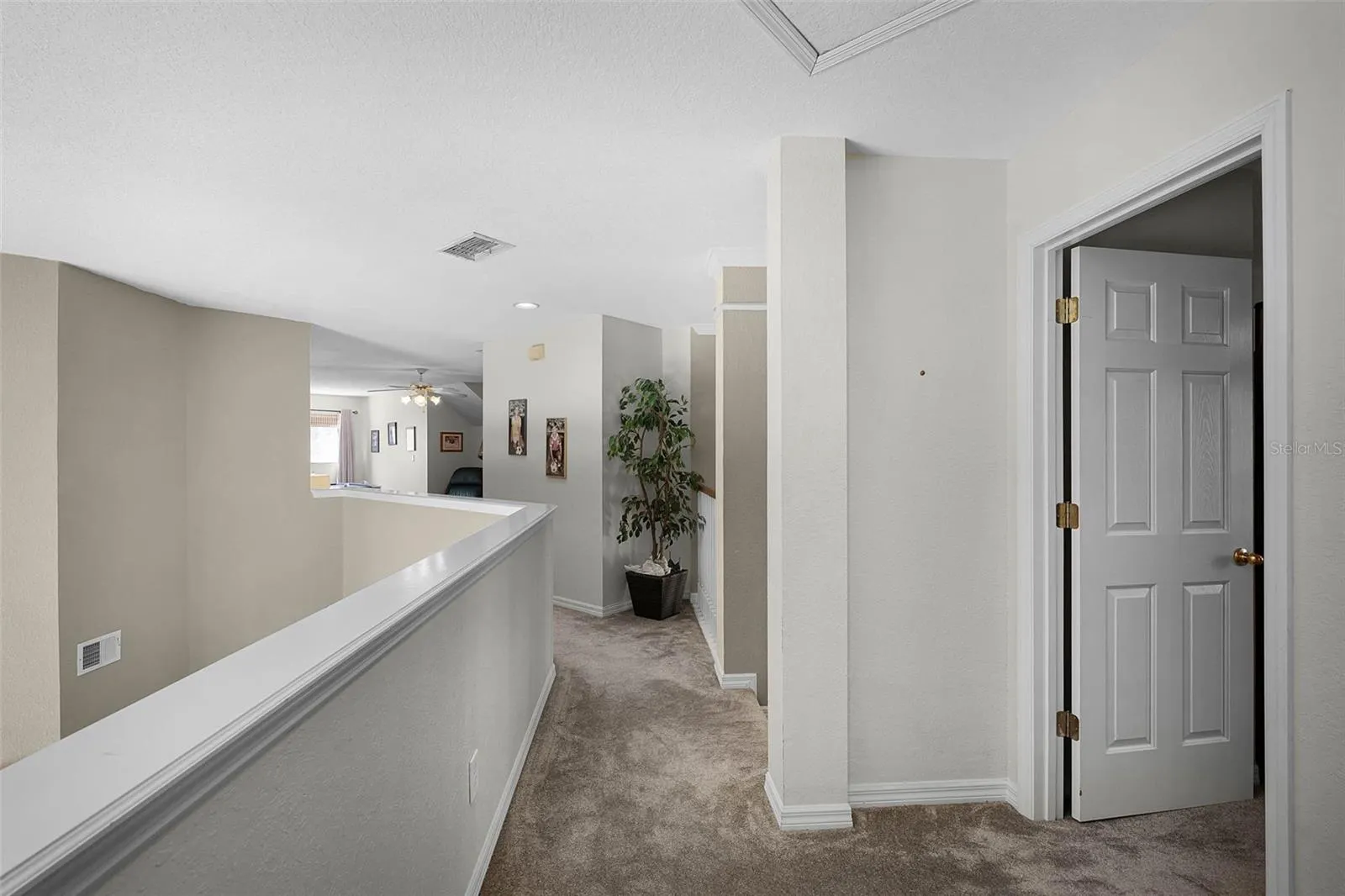 3033 ZAHARIAS DR