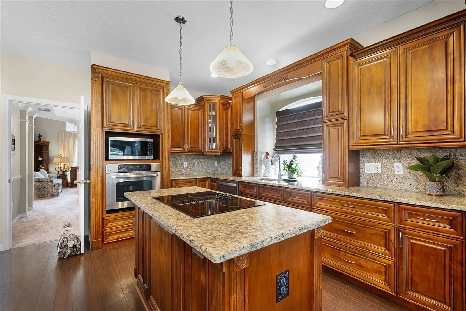 3033 ZAHARIAS DR
