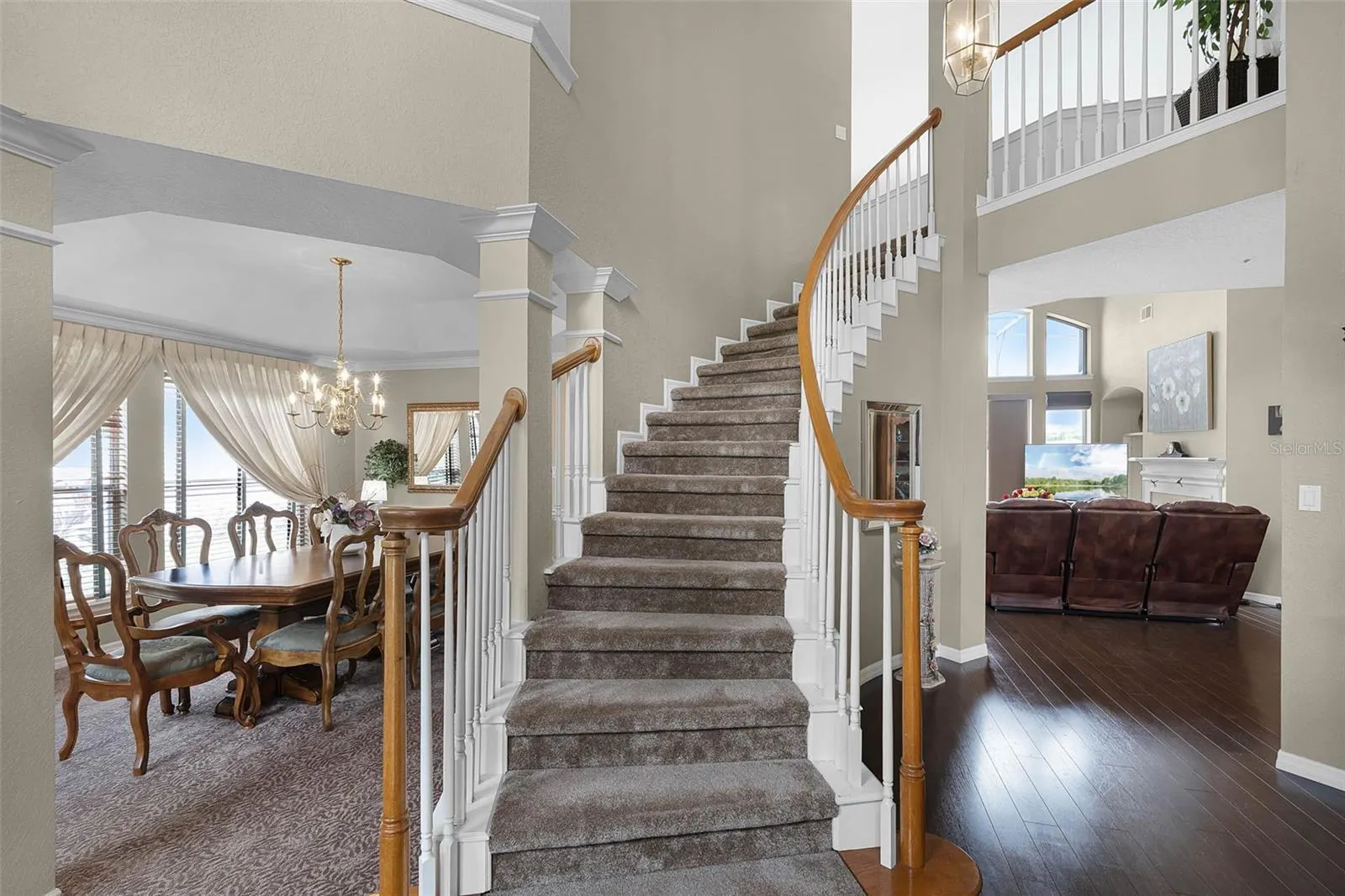 3033 ZAHARIAS DR