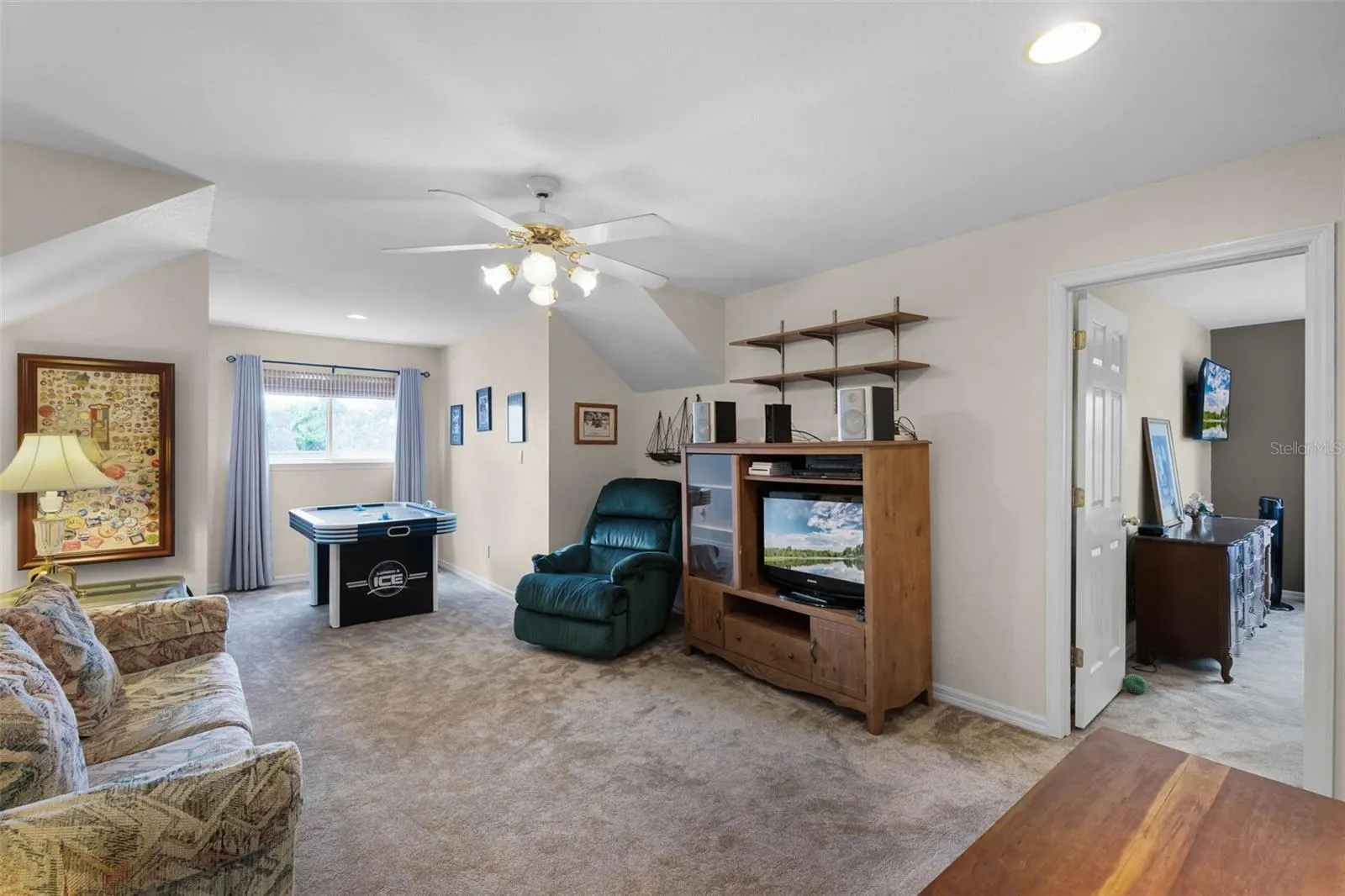 3033 ZAHARIAS DR
