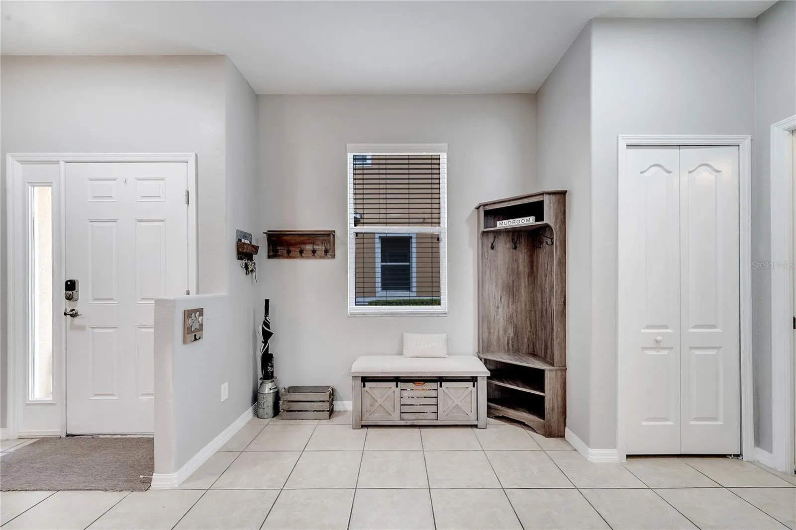 3166 RODRICK CIR