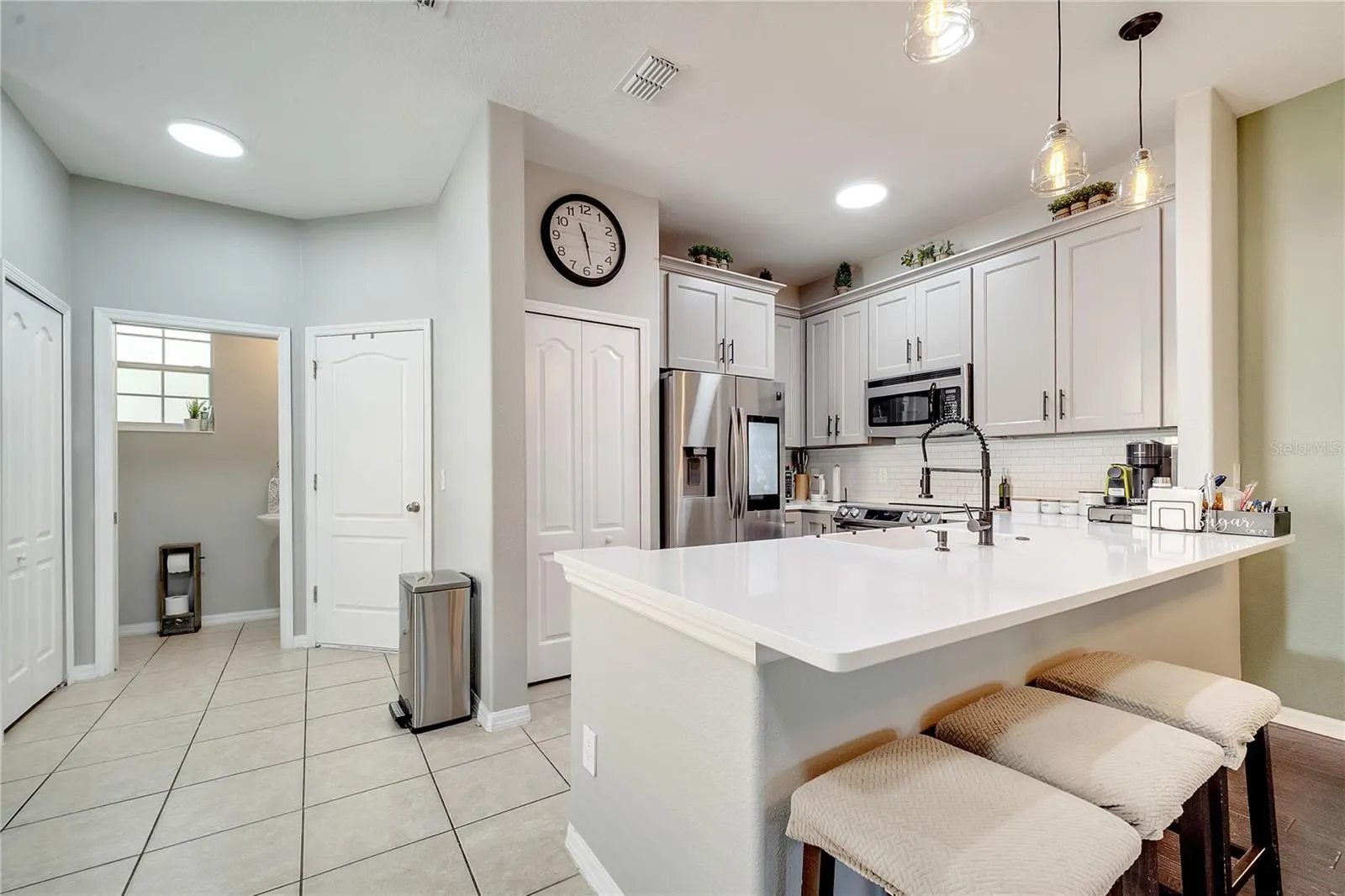 3166 RODRICK CIR