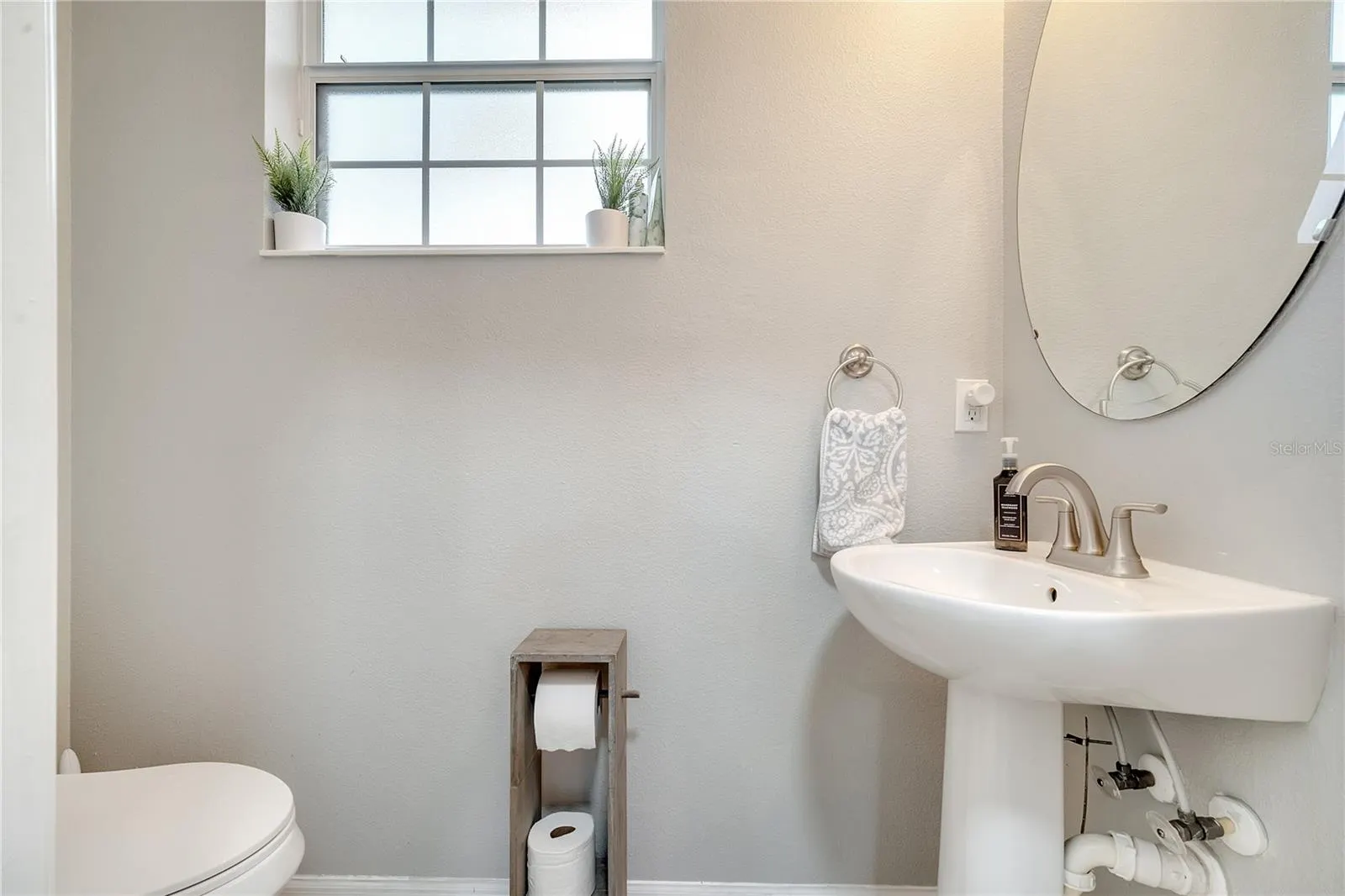 3166 RODRICK CIR