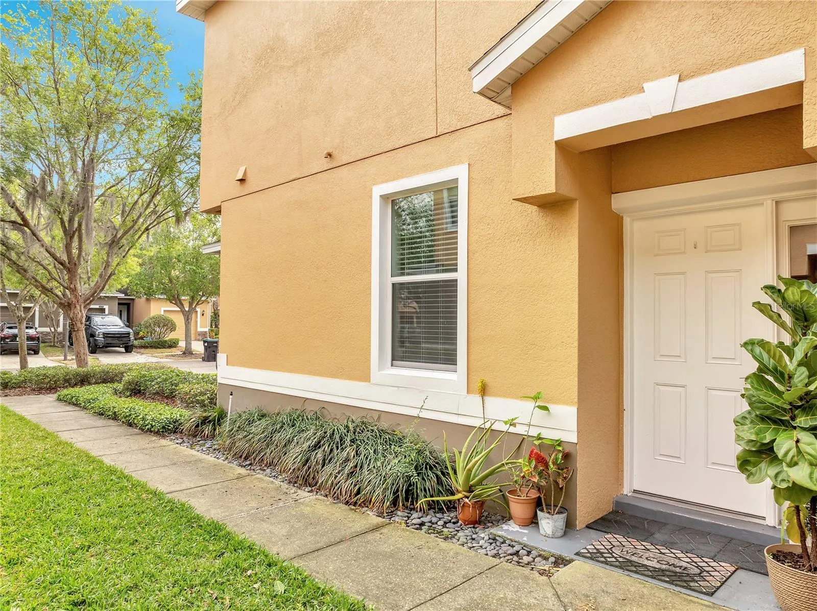 3166 RODRICK CIR