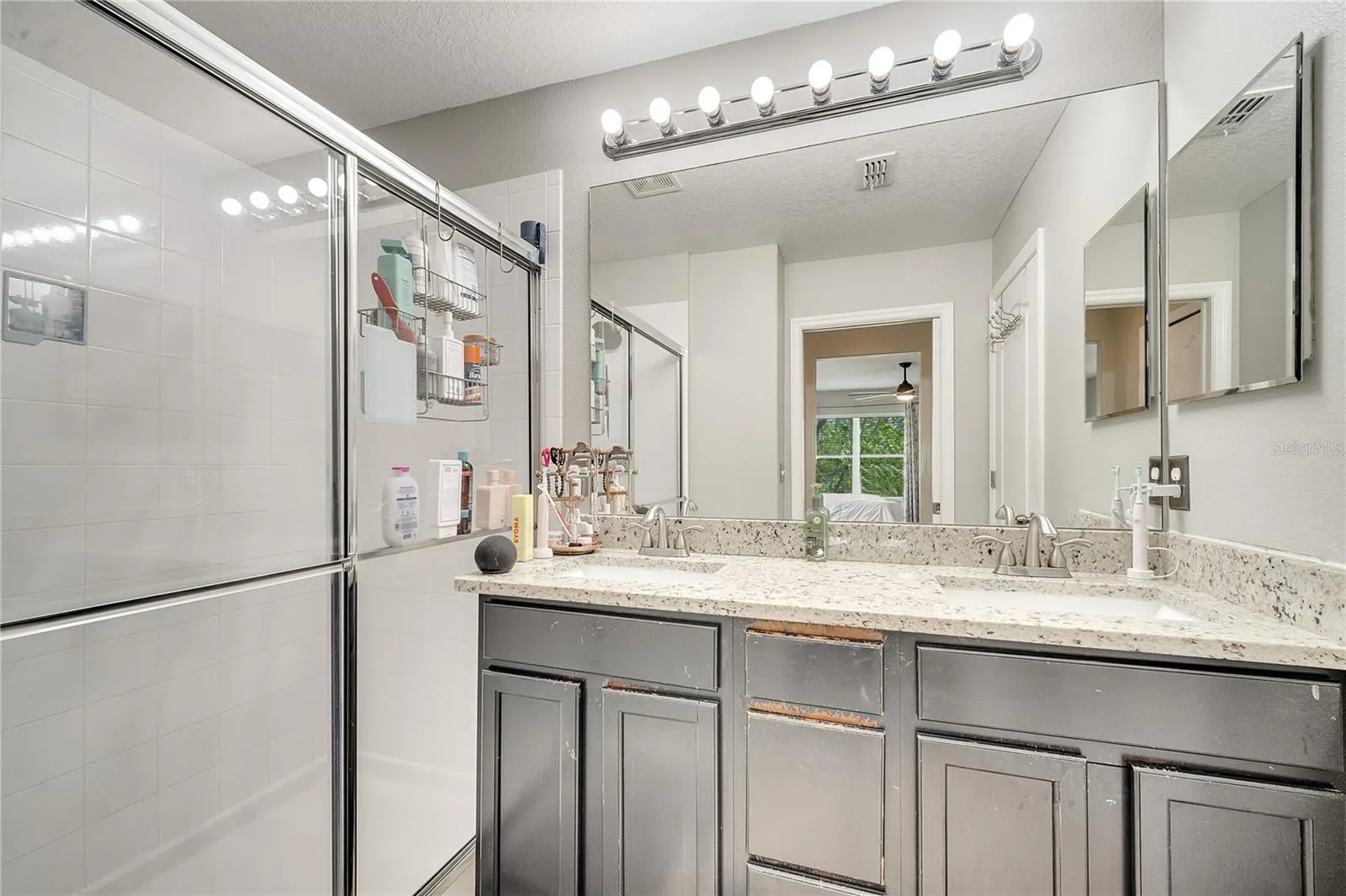3166 RODRICK CIR