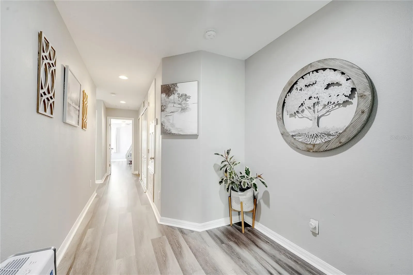 3166 RODRICK CIR