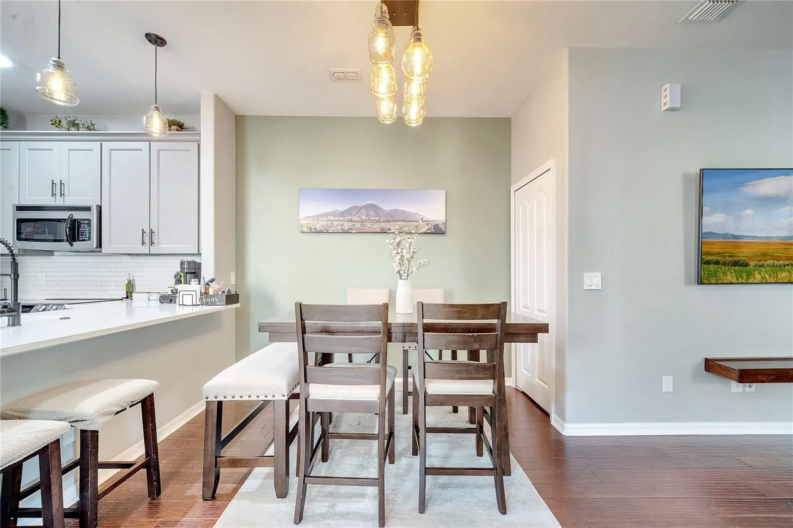 3166 RODRICK CIR