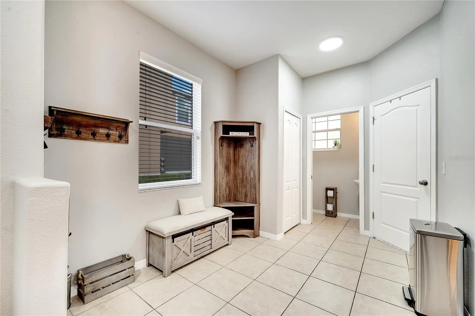 3166 RODRICK CIR