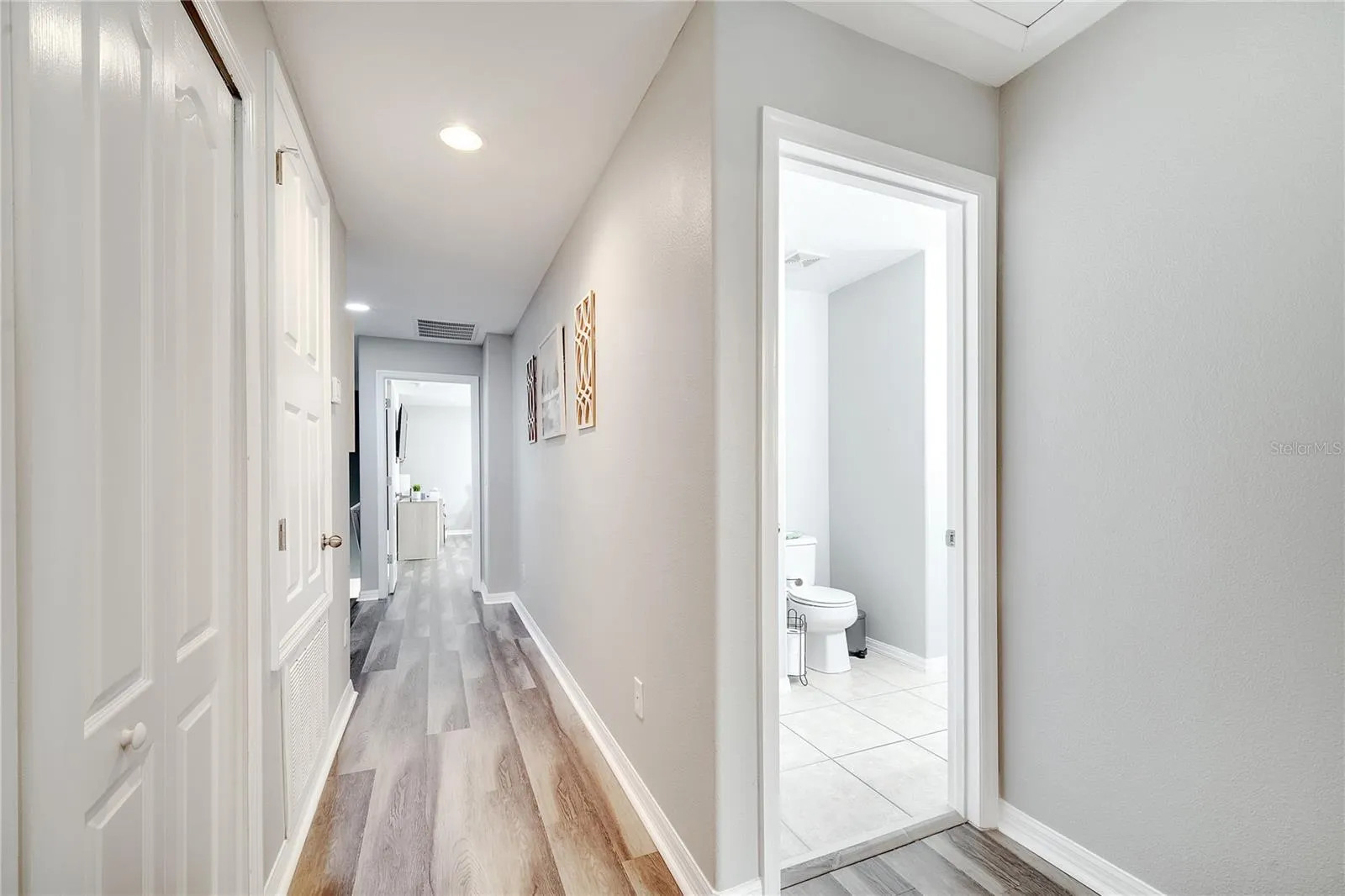 3166 RODRICK CIR
