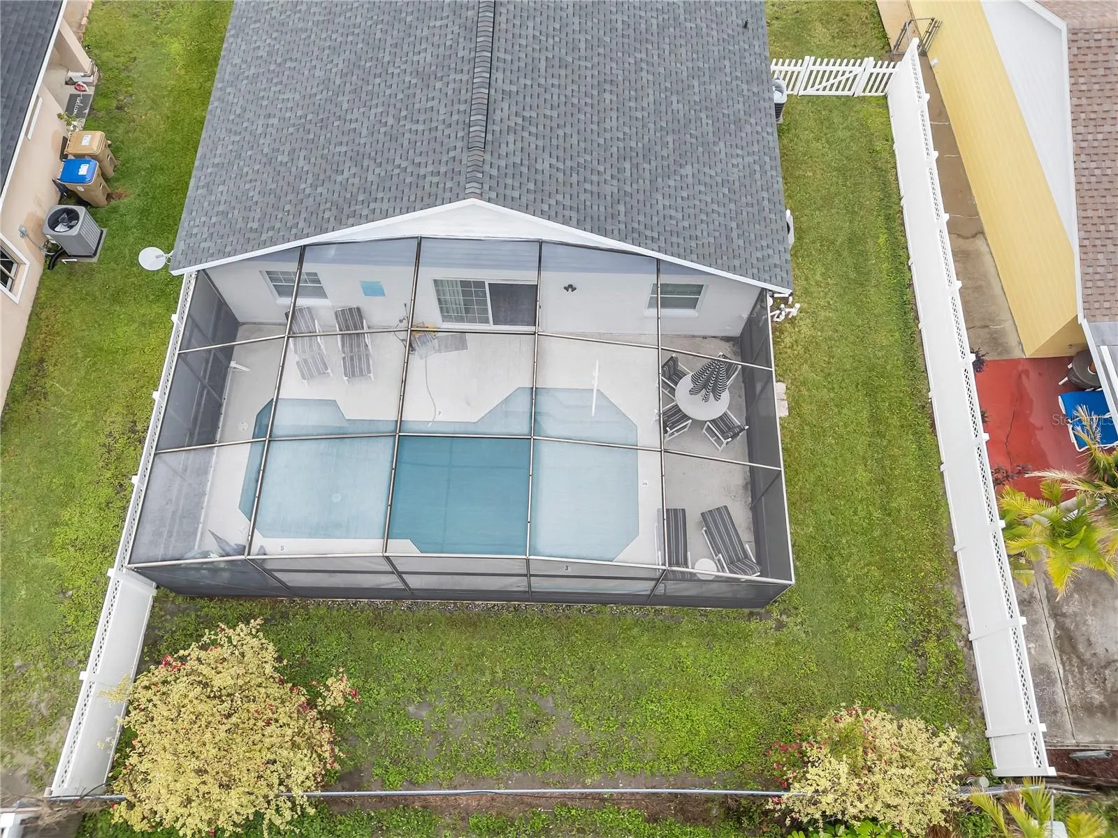 208 APPLEWOOD CT