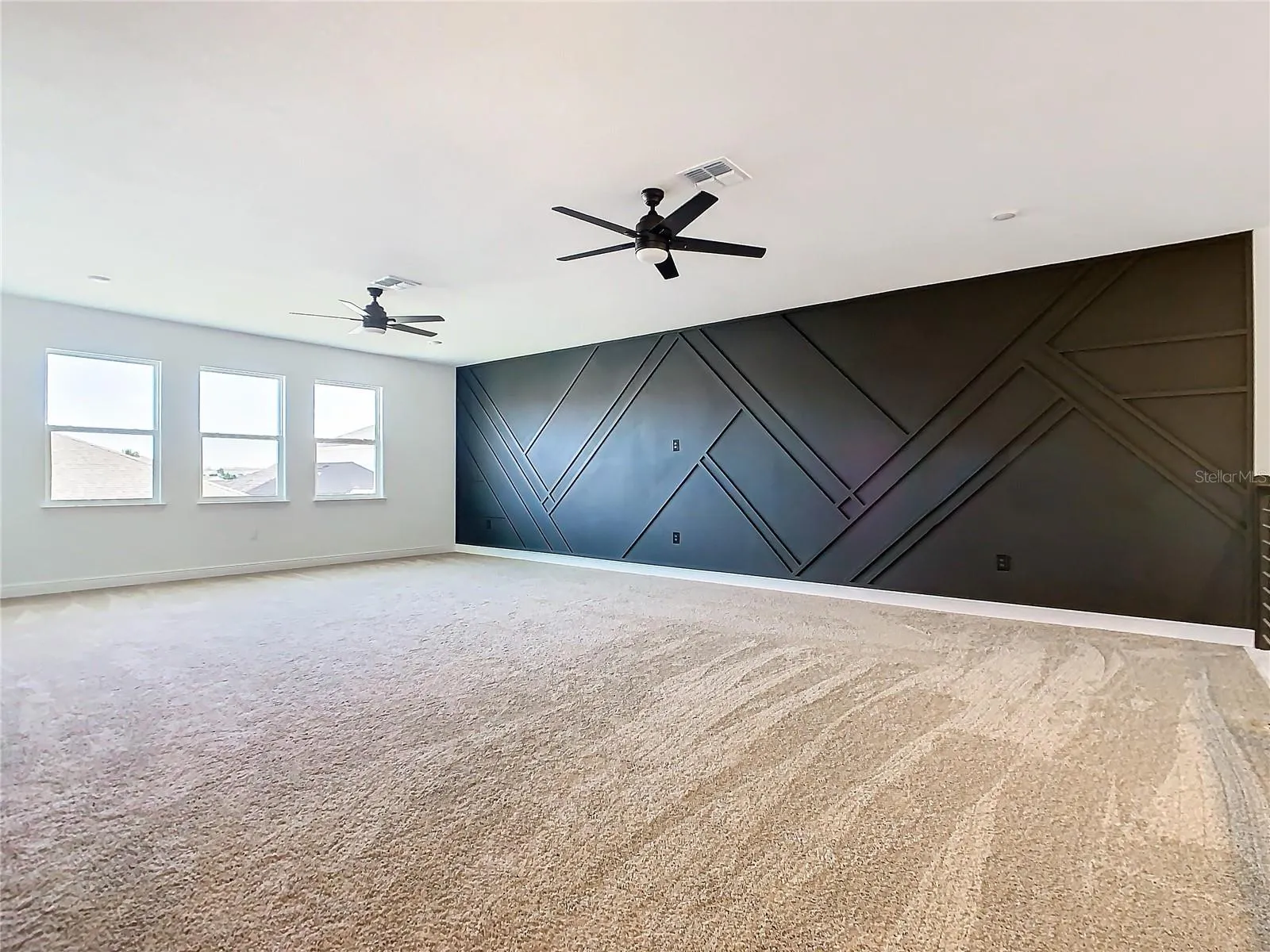19065 BLUELEAF ST