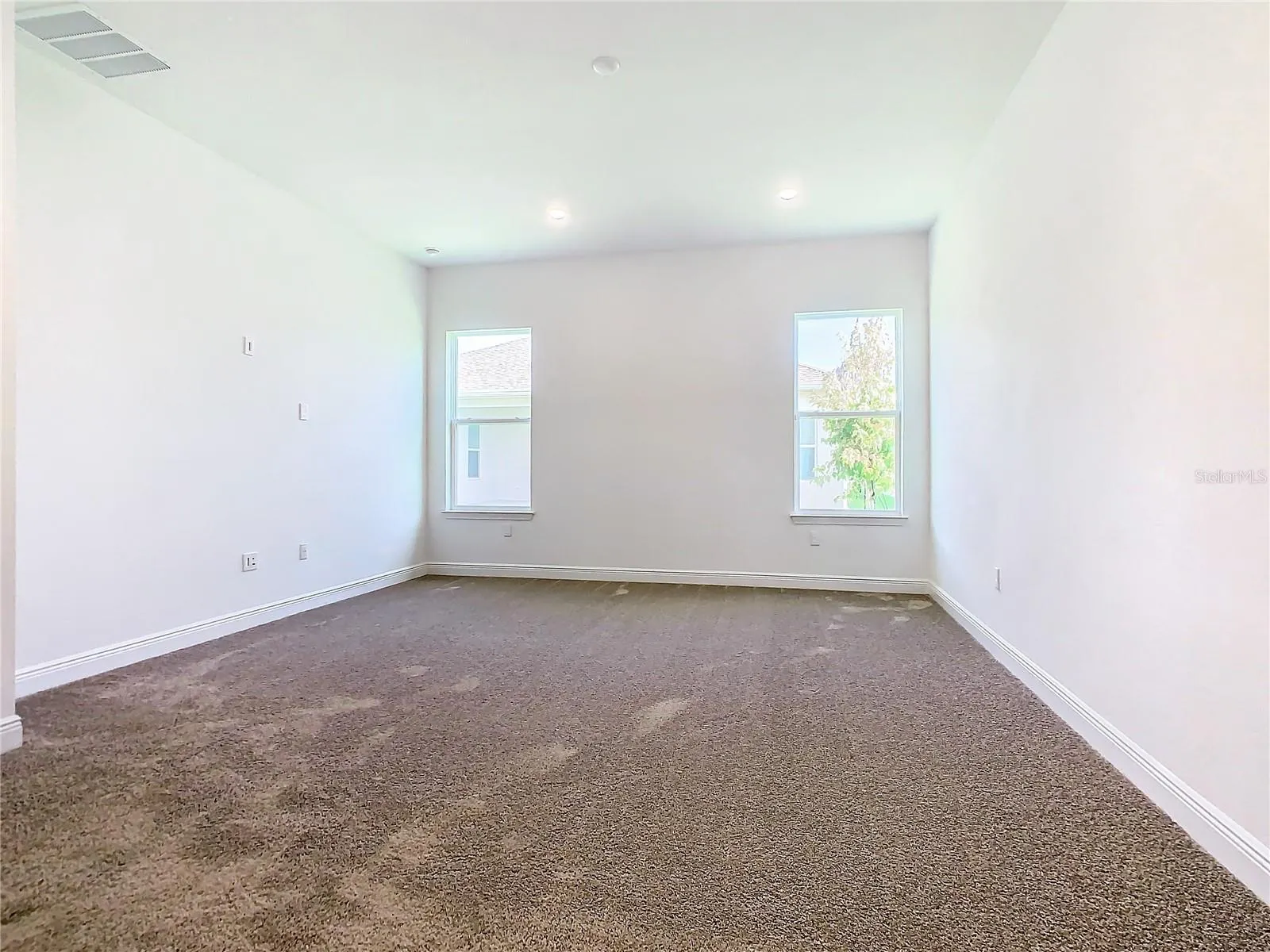 19065 BLUELEAF ST
