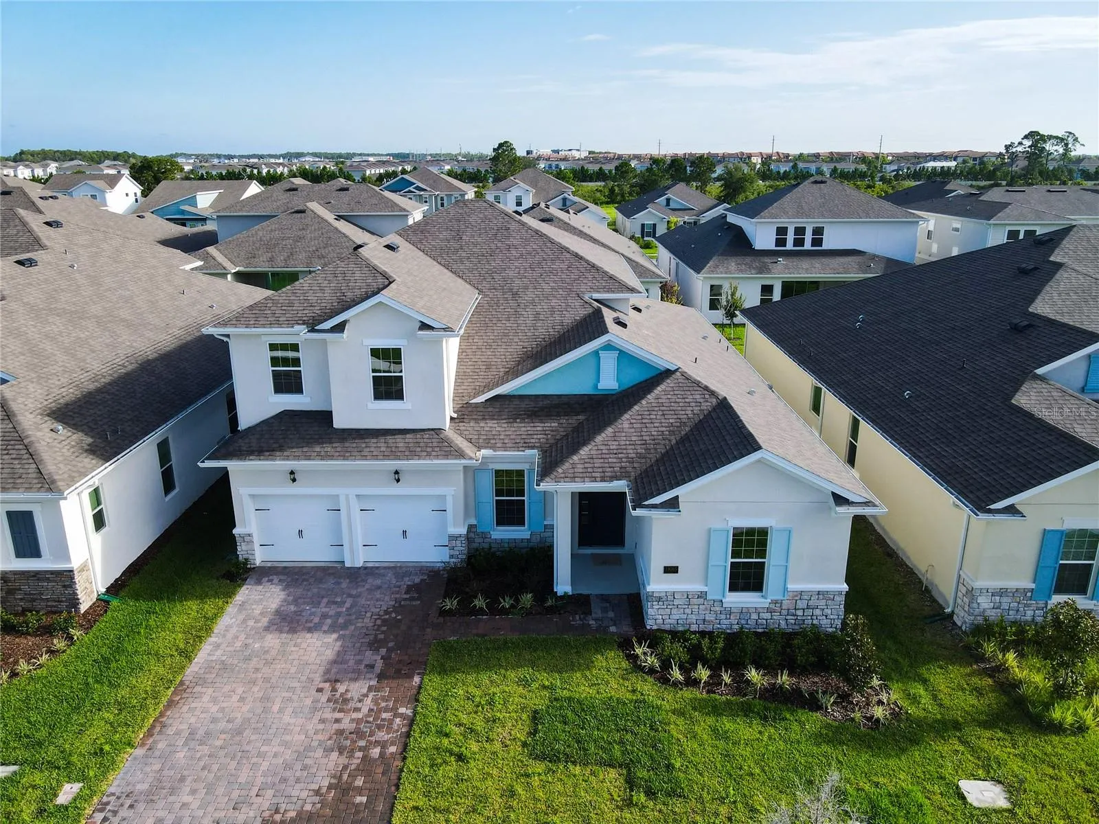 19065 BLUELEAF ST