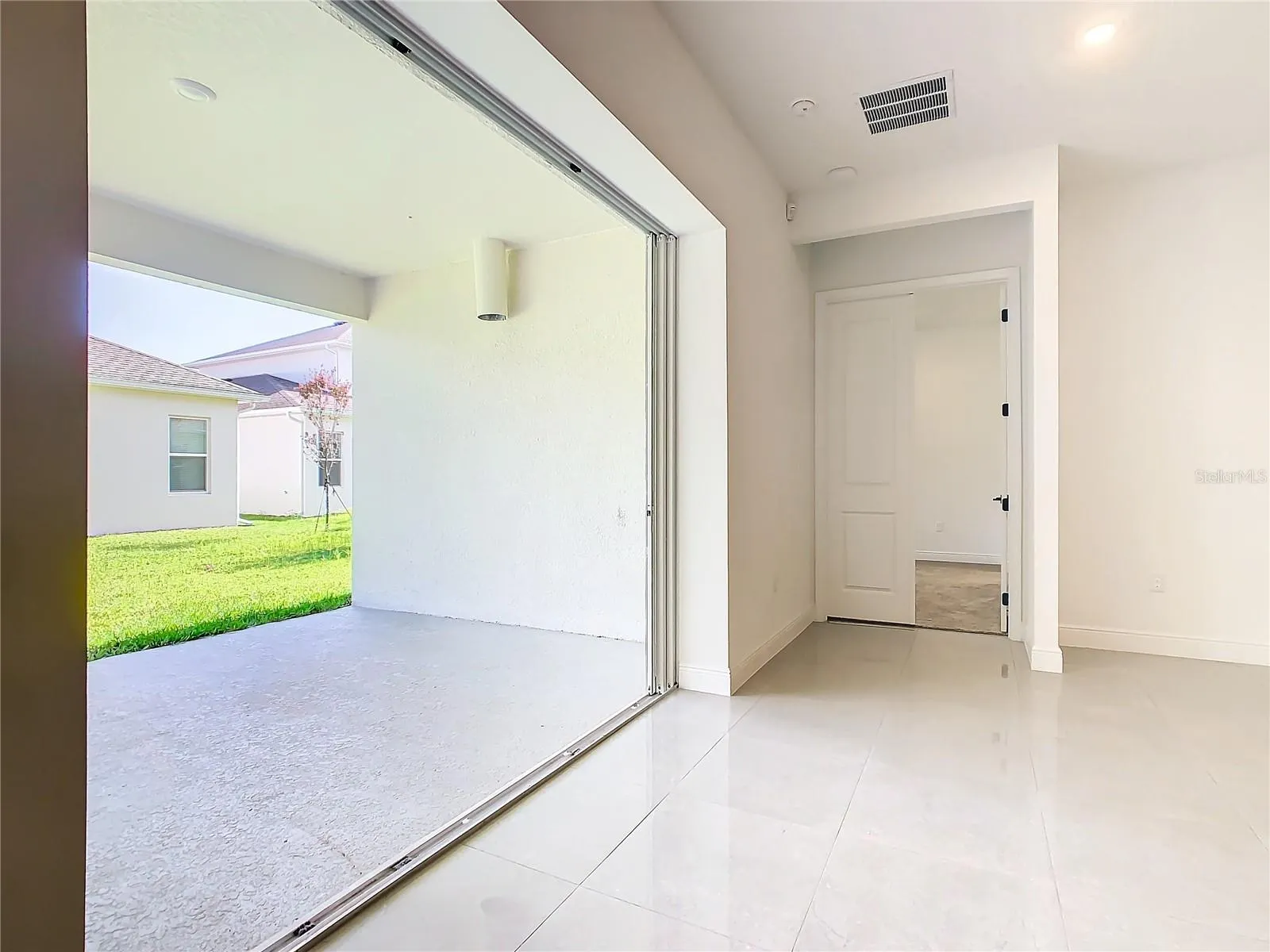 19065 BLUELEAF ST