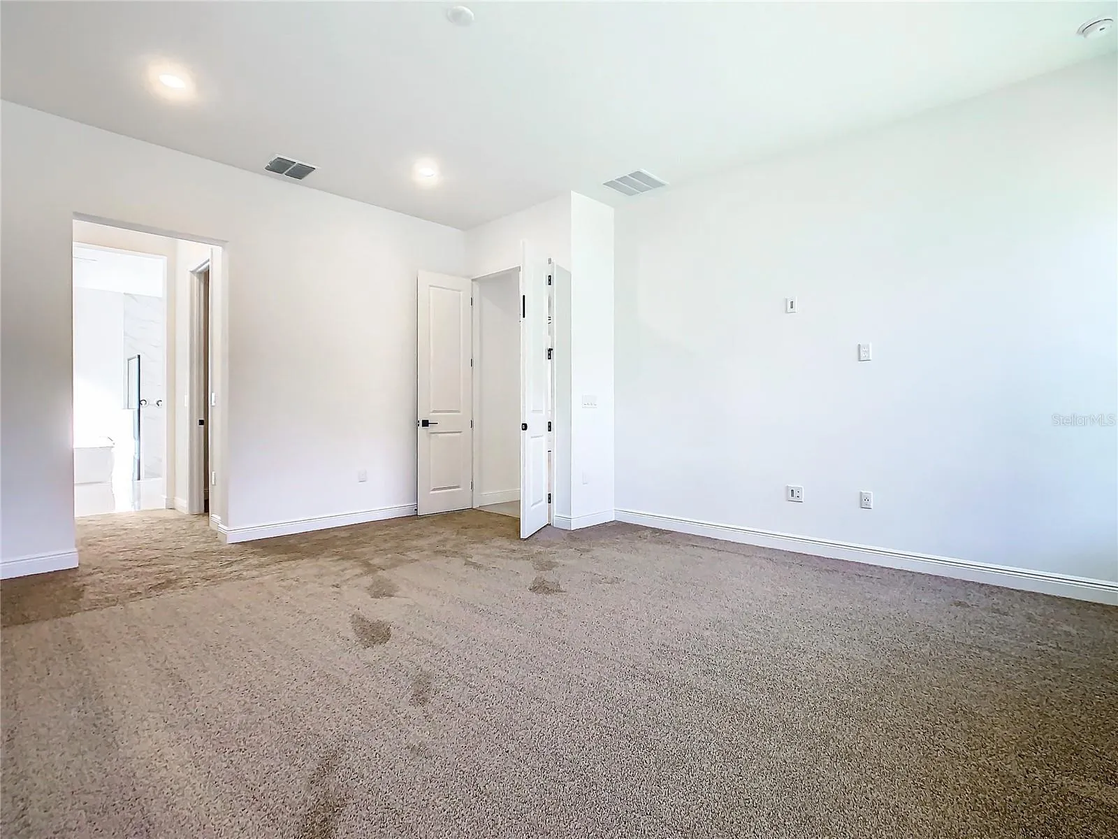 19065 BLUELEAF ST