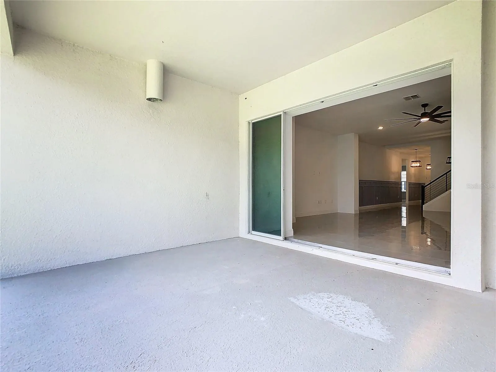 19065 BLUELEAF ST