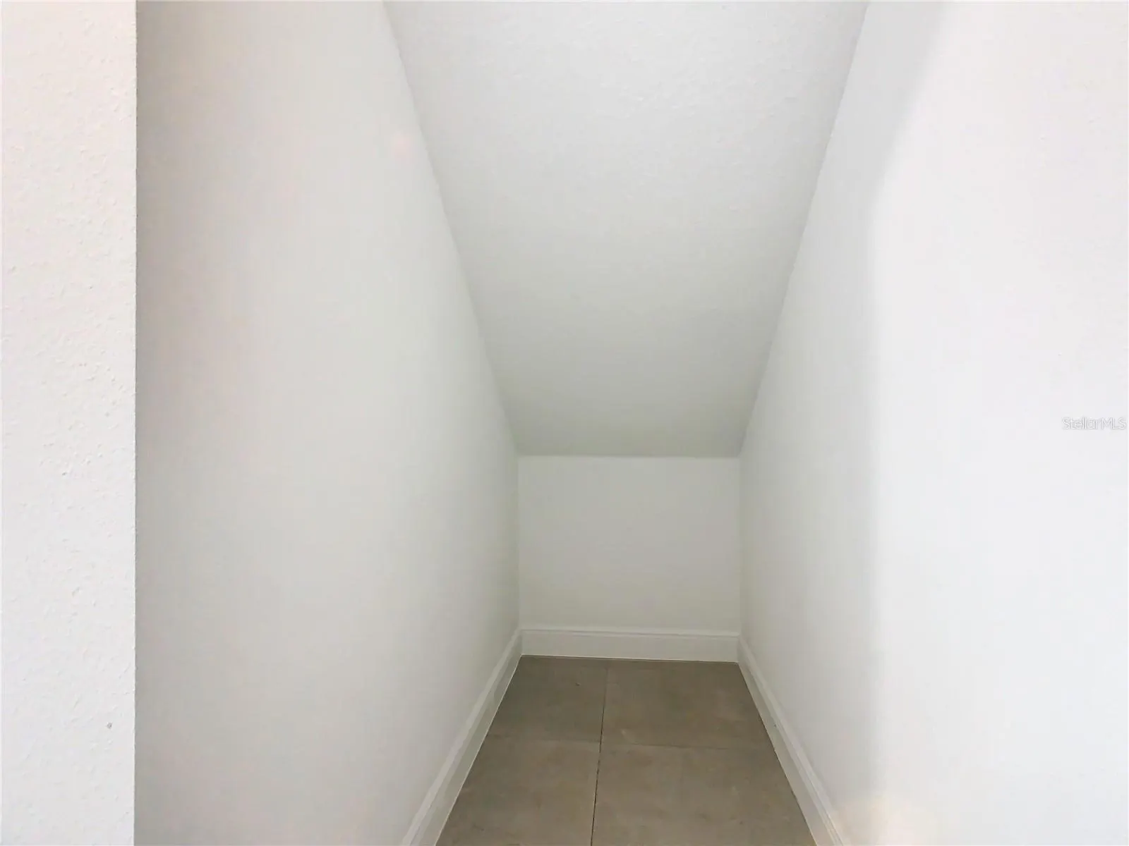 19065 BLUELEAF ST