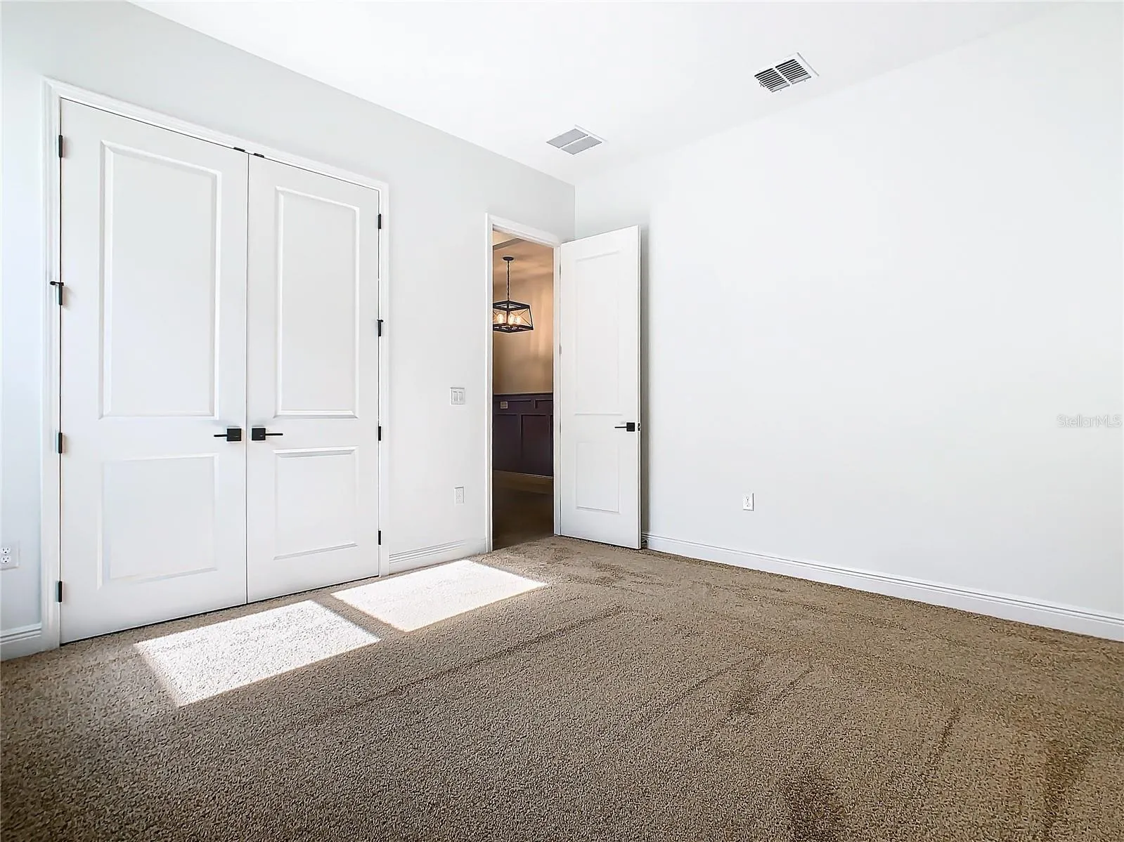 19065 BLUELEAF ST
