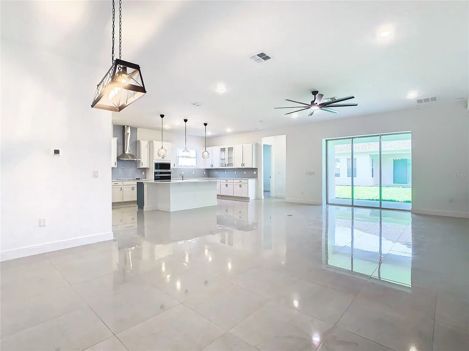 19065 BLUELEAF ST
