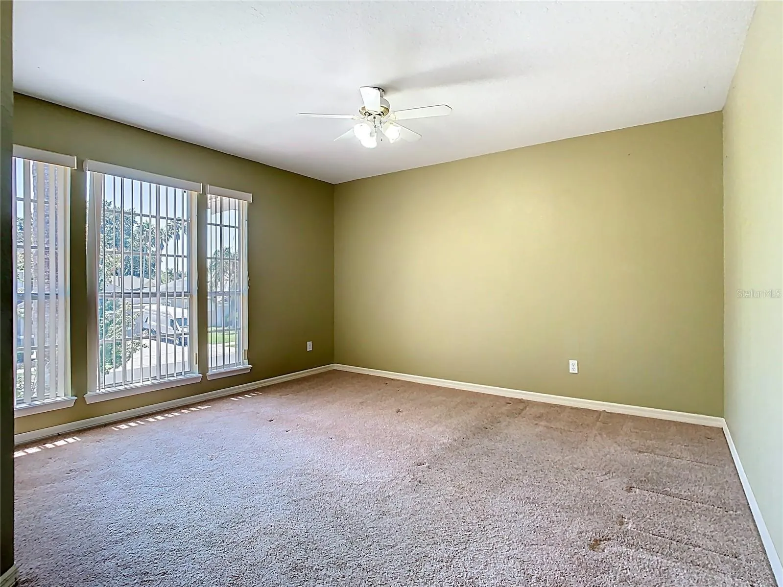 3020 ZAHARIAS DR
