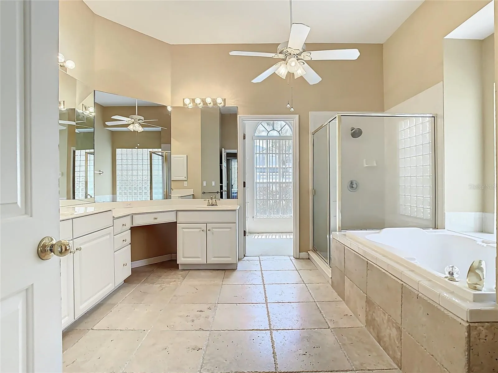 3020 ZAHARIAS DR