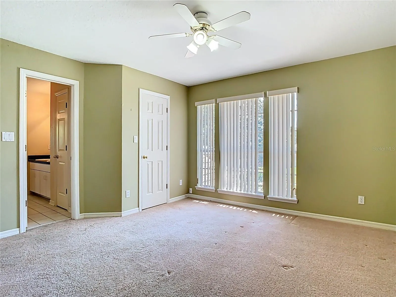 3020 ZAHARIAS DR
