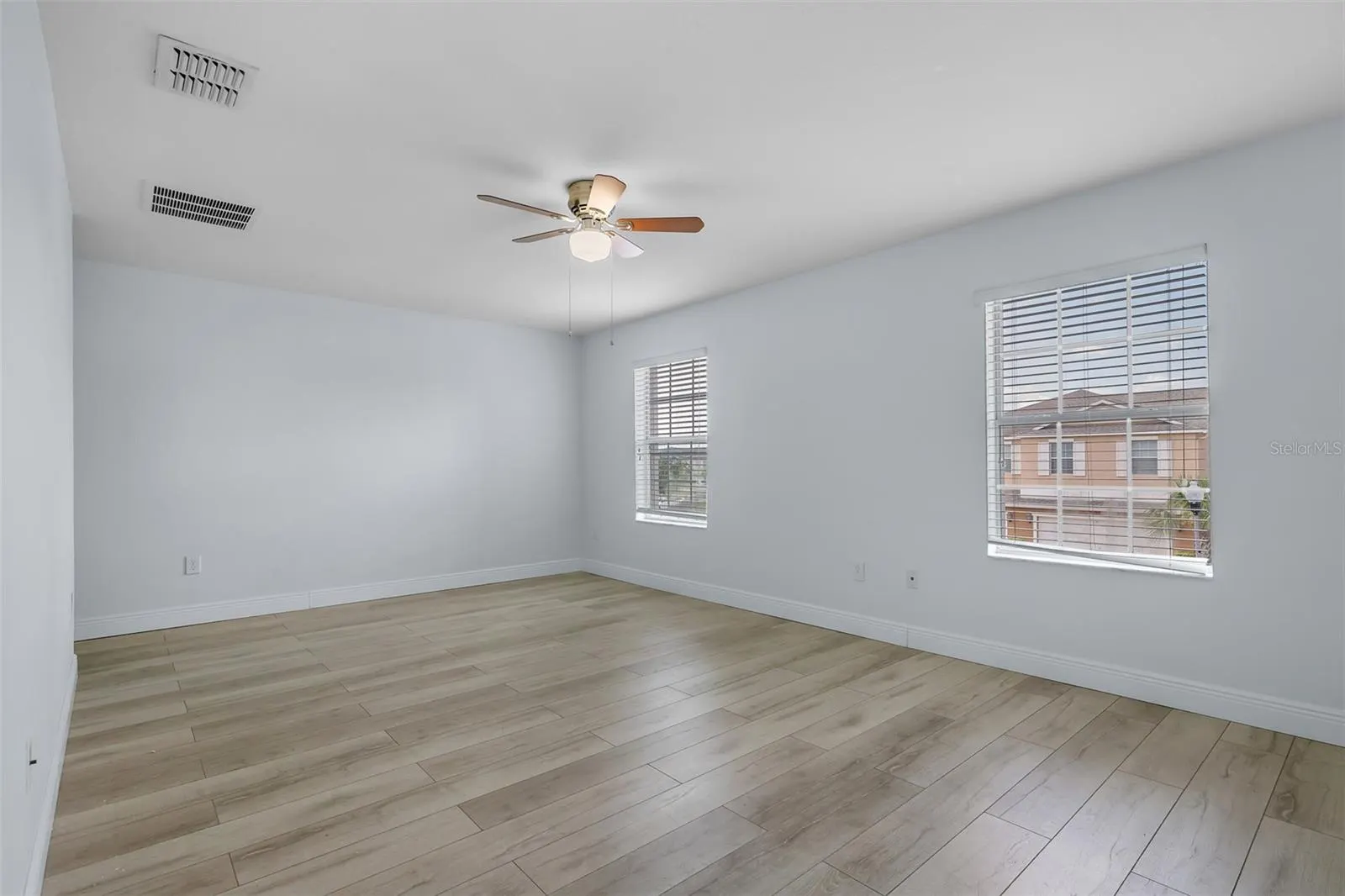3530 RODRICK CIR