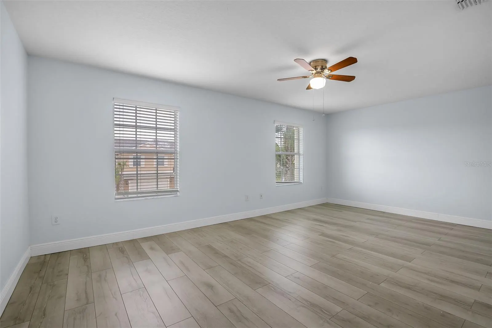 3530 RODRICK CIR