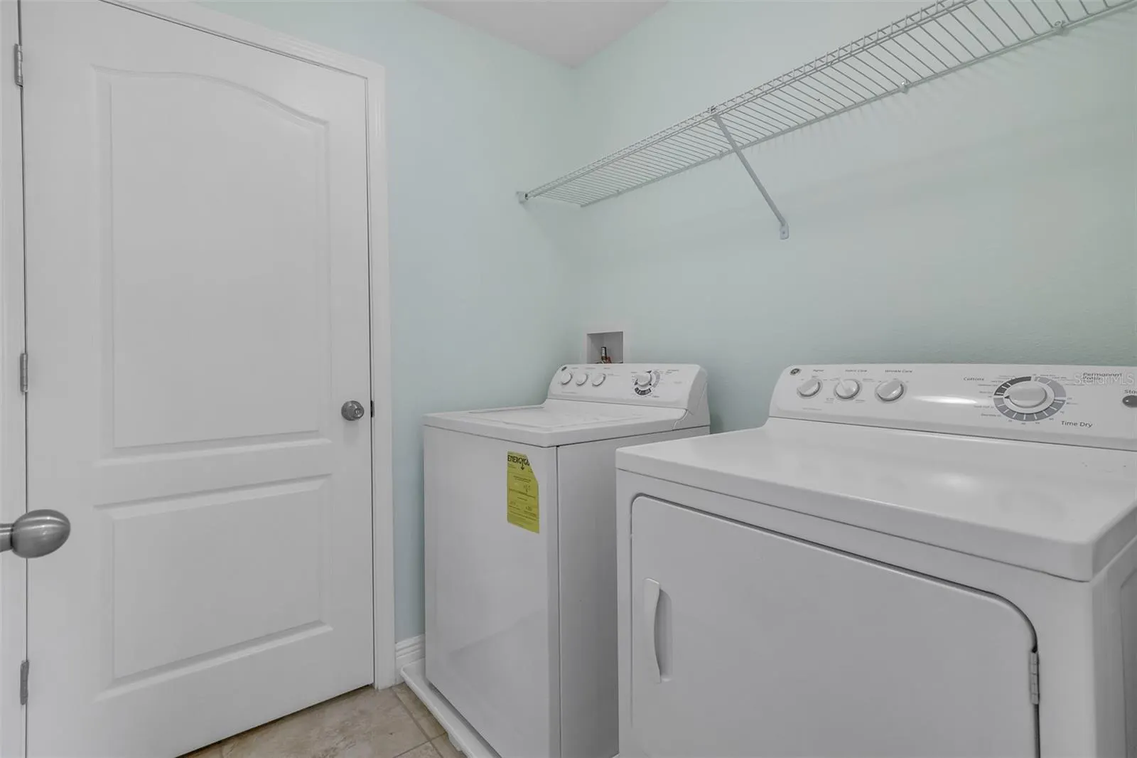 3530 RODRICK CIR