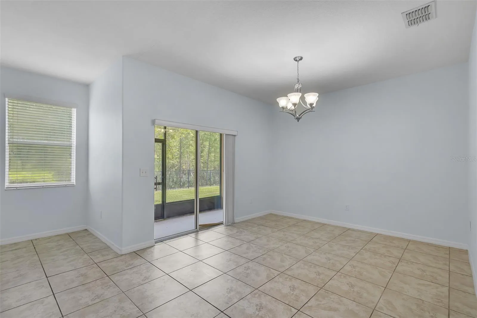 3530 RODRICK CIR