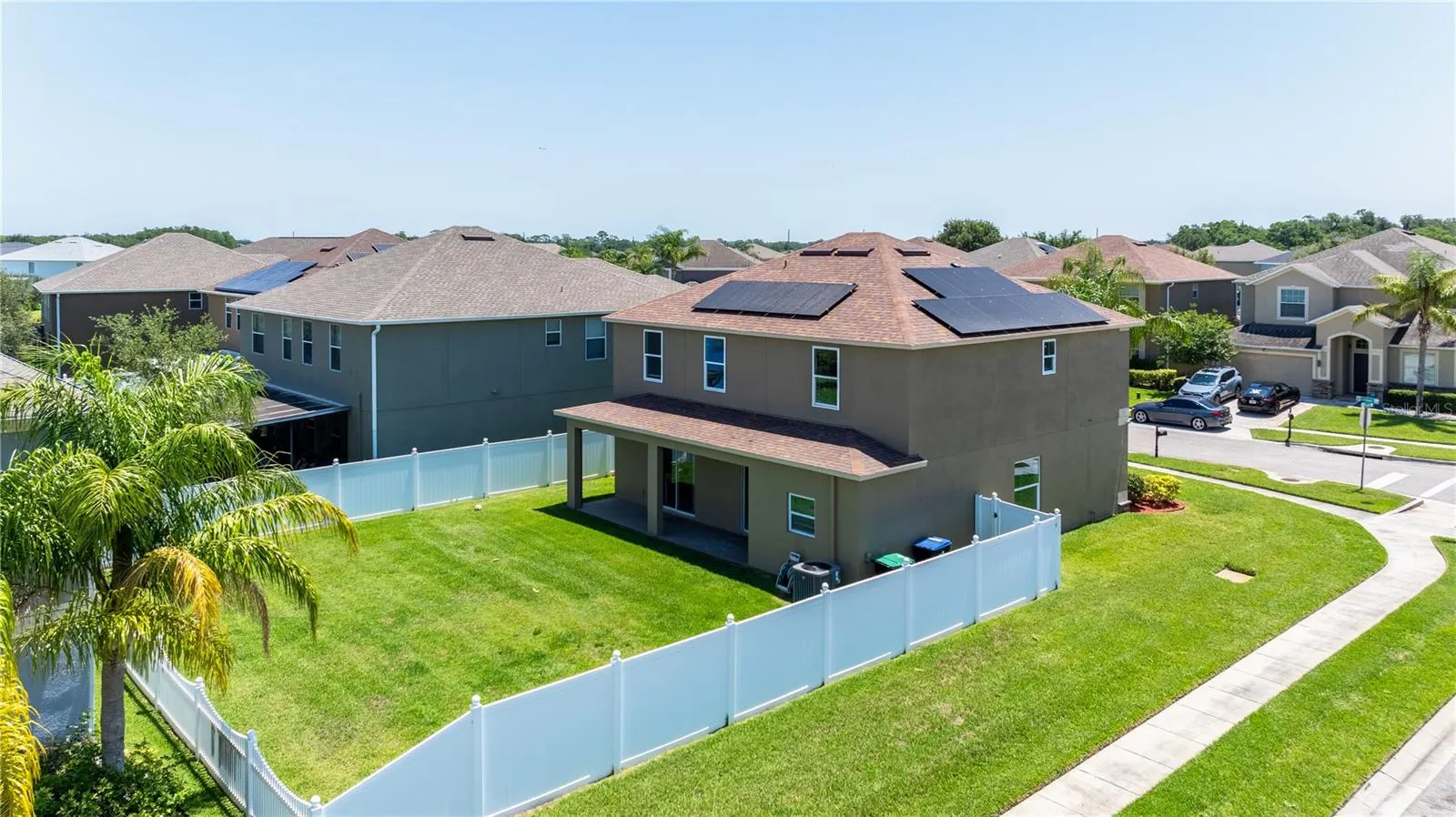 1902 HAILSHAM CT