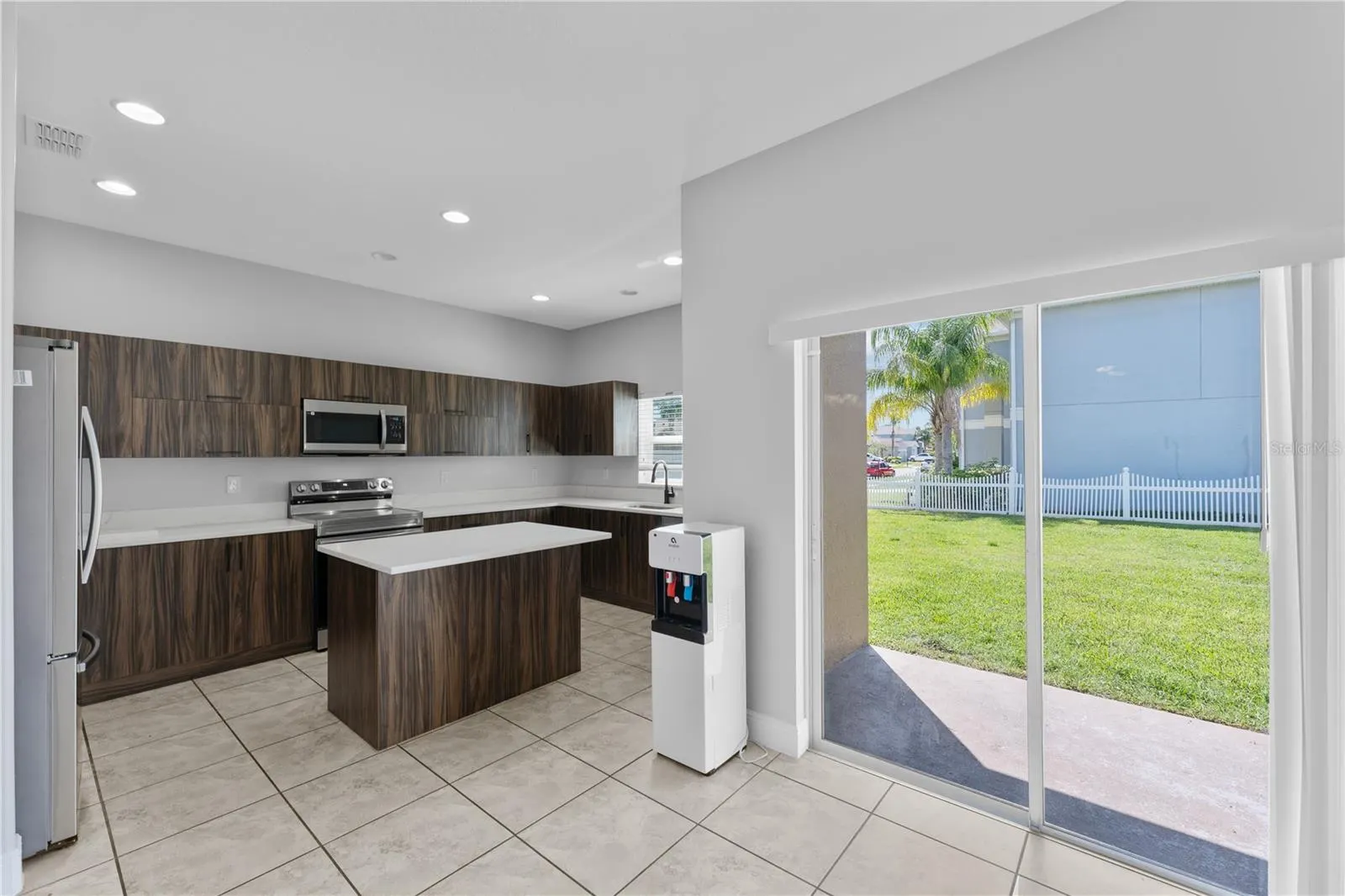 1902 HAILSHAM CT