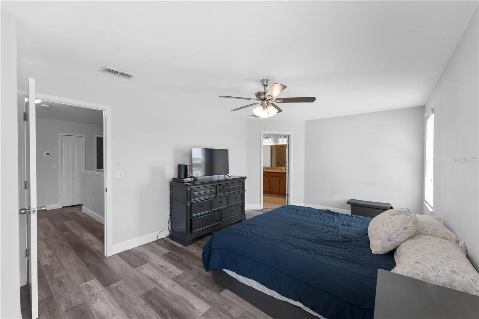 1902 HAILSHAM CT