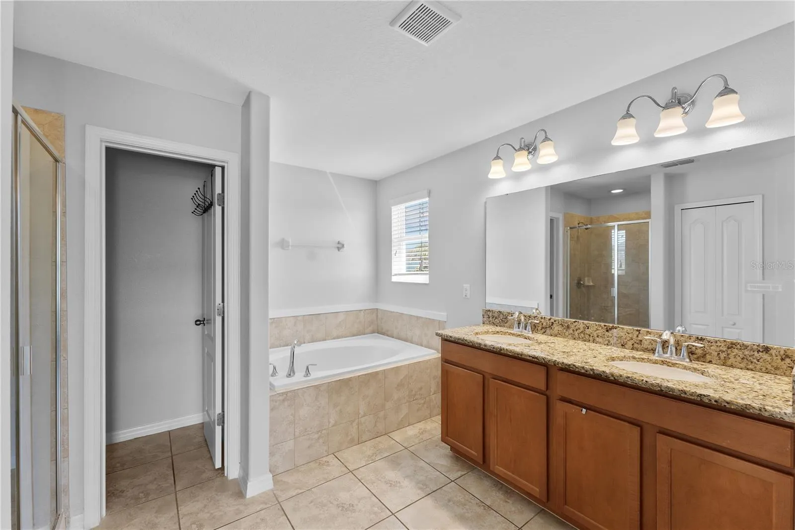 1902 HAILSHAM CT