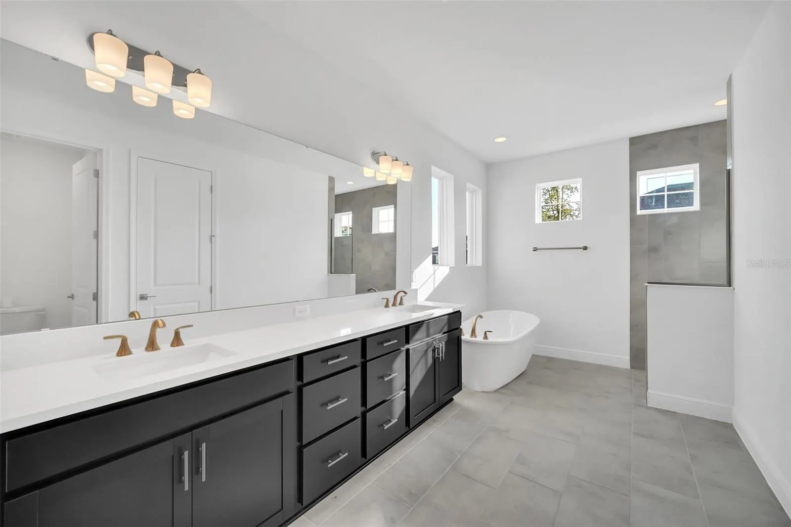 4387 RENLY LN