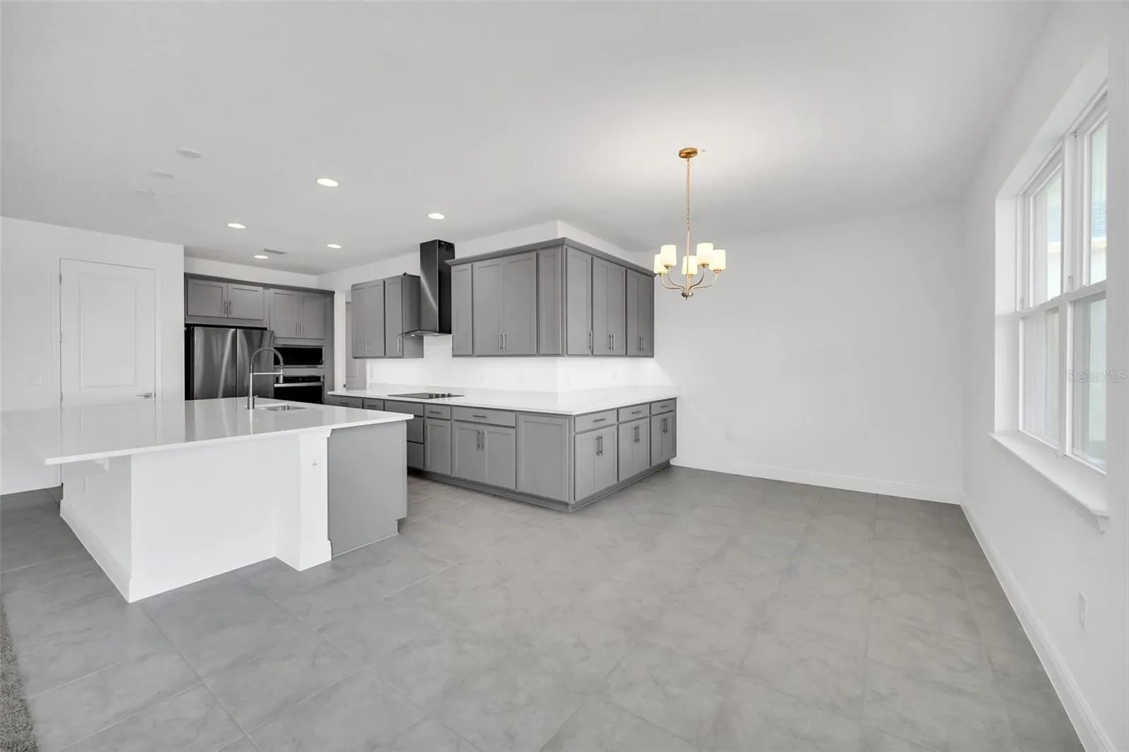 4387 RENLY LN