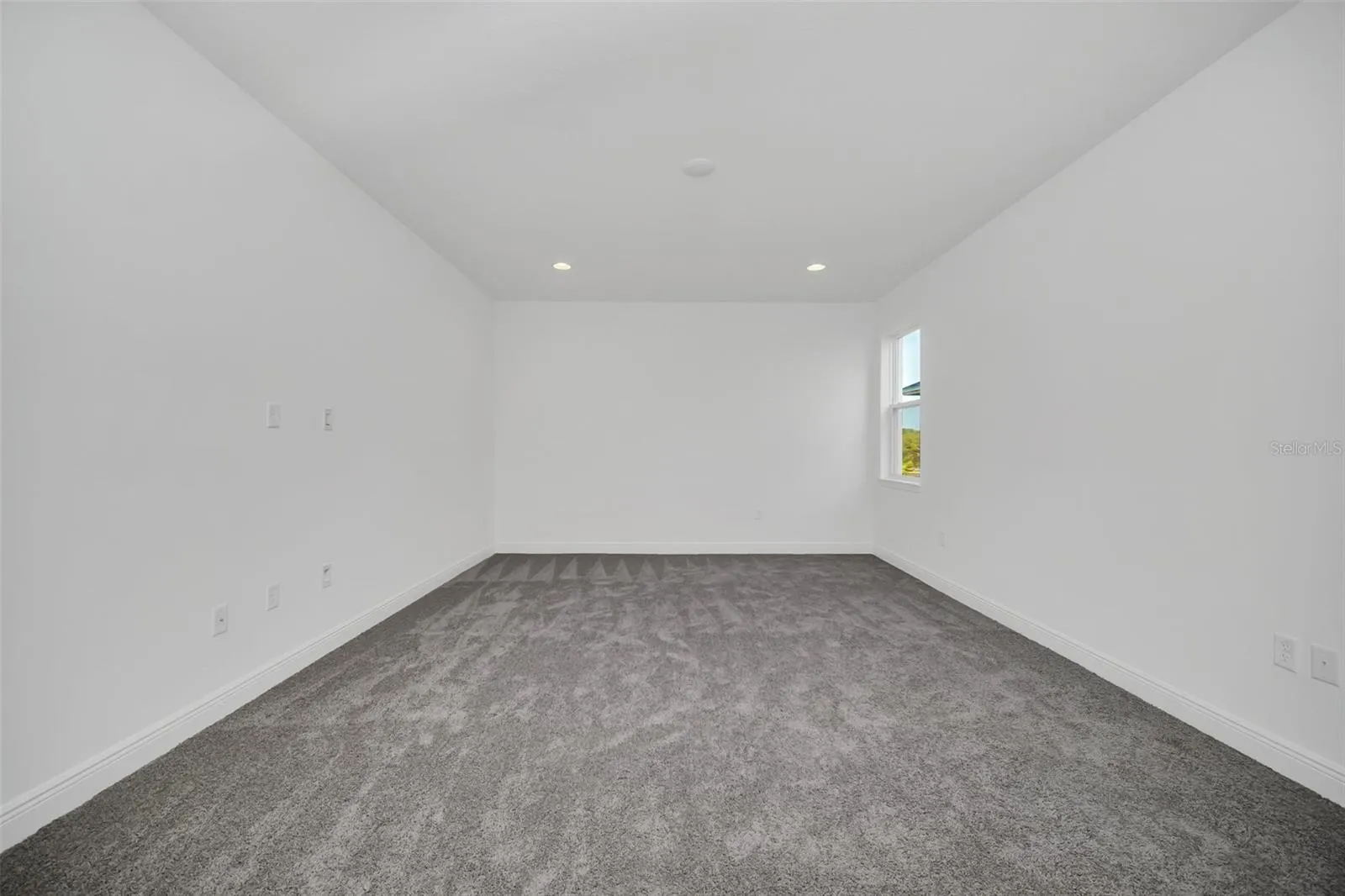 4387 RENLY LN