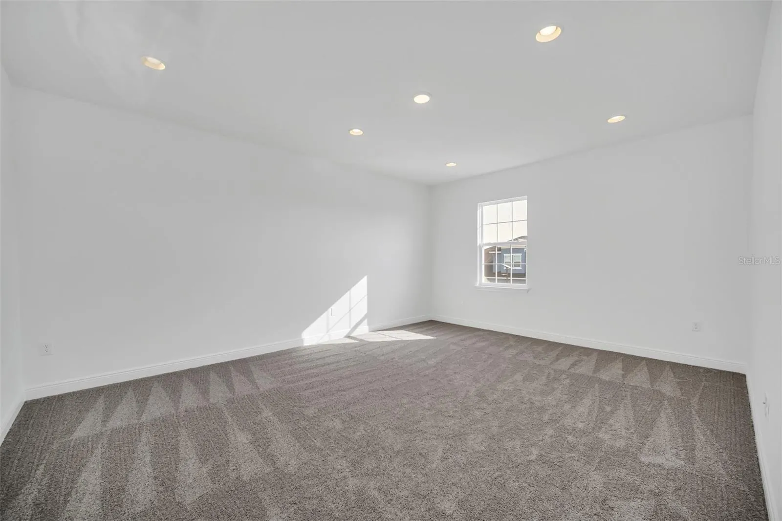 4387 RENLY LN
