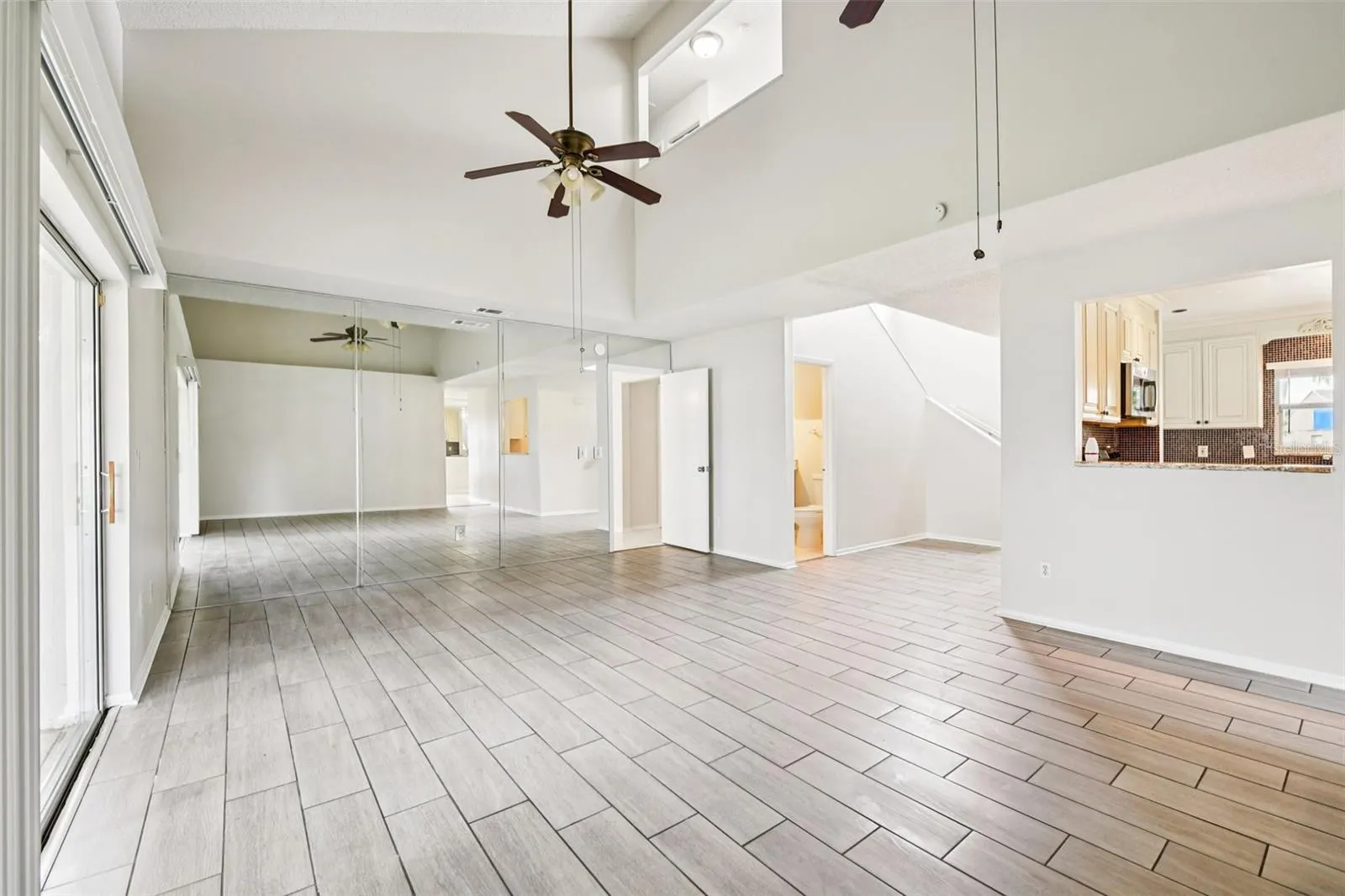478 CHICAGO WOODS CIR
